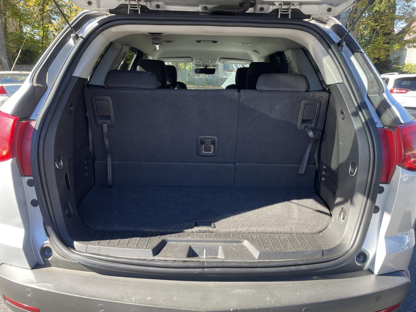 2011 silver Chevrolet Traverse LT AWD (1GNKVGED8BJ) with an 3.6L V6 DOHC 24V engine, 6-Speed Automatic transmission, located at 101 N. Main Street, Muncy, PA, 17756, (570) 546-5462, 41.207691, -76.785942- Photo#7