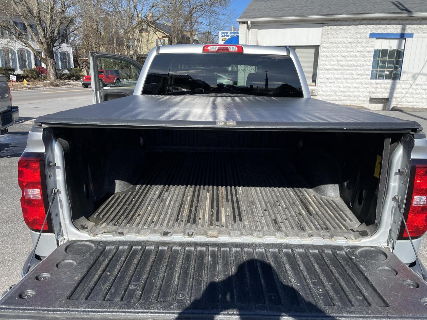 2017 silver Chevrolet Silverado 1500 LT Crew Cab 4WD (3GCUKREC1HG) with an 5.3L V8 OHV 16V Brand New Engine Less than 500 miles engine, 6A transmission, located at 101 N. Main Street, Muncy, PA, 17756, (570) 546-5462, 41.207691, -76.785942 - Photo#10