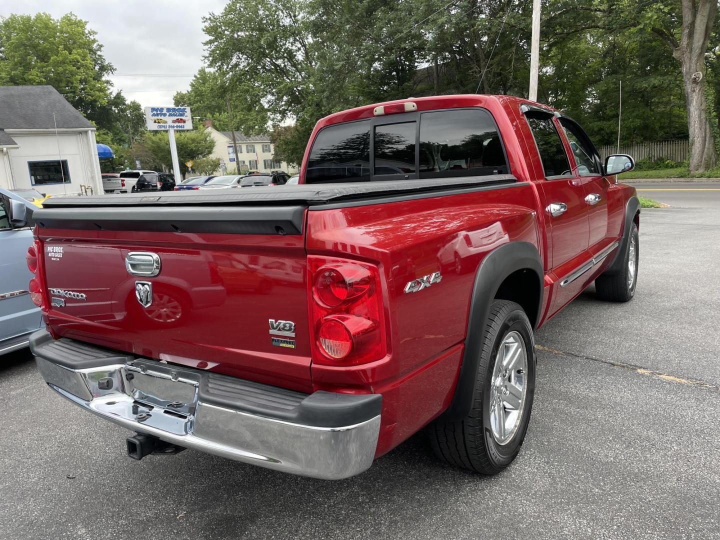 2008 Red Dodge Dakota Laramie Crew Cab 4WD (1D7HW58N58S) with an 4.7L V8 SOHC 16V engine, located at 101 N. Main Street, Muncy, PA, 17756, (570) 546-5462, 41.207691, -76.785942 - Photo#2