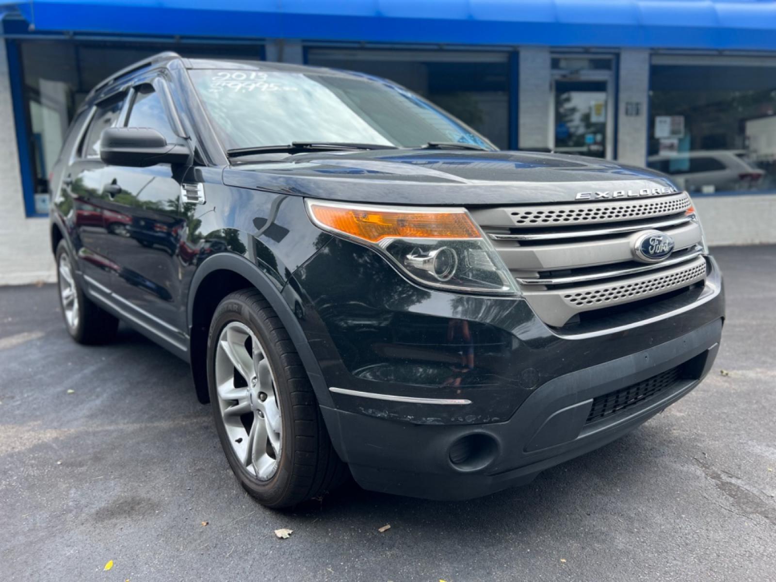 2013 black Ford Explorer Base 4WD (1FM5K8B82DG) with an 3.5L V6 DOHC 24V engine, 6-Speed Automatic transmission, located at 101 N. Main Street, Muncy, PA, 17756, (570) 546-5462, 41.207691, -76.785942 - Photo #5