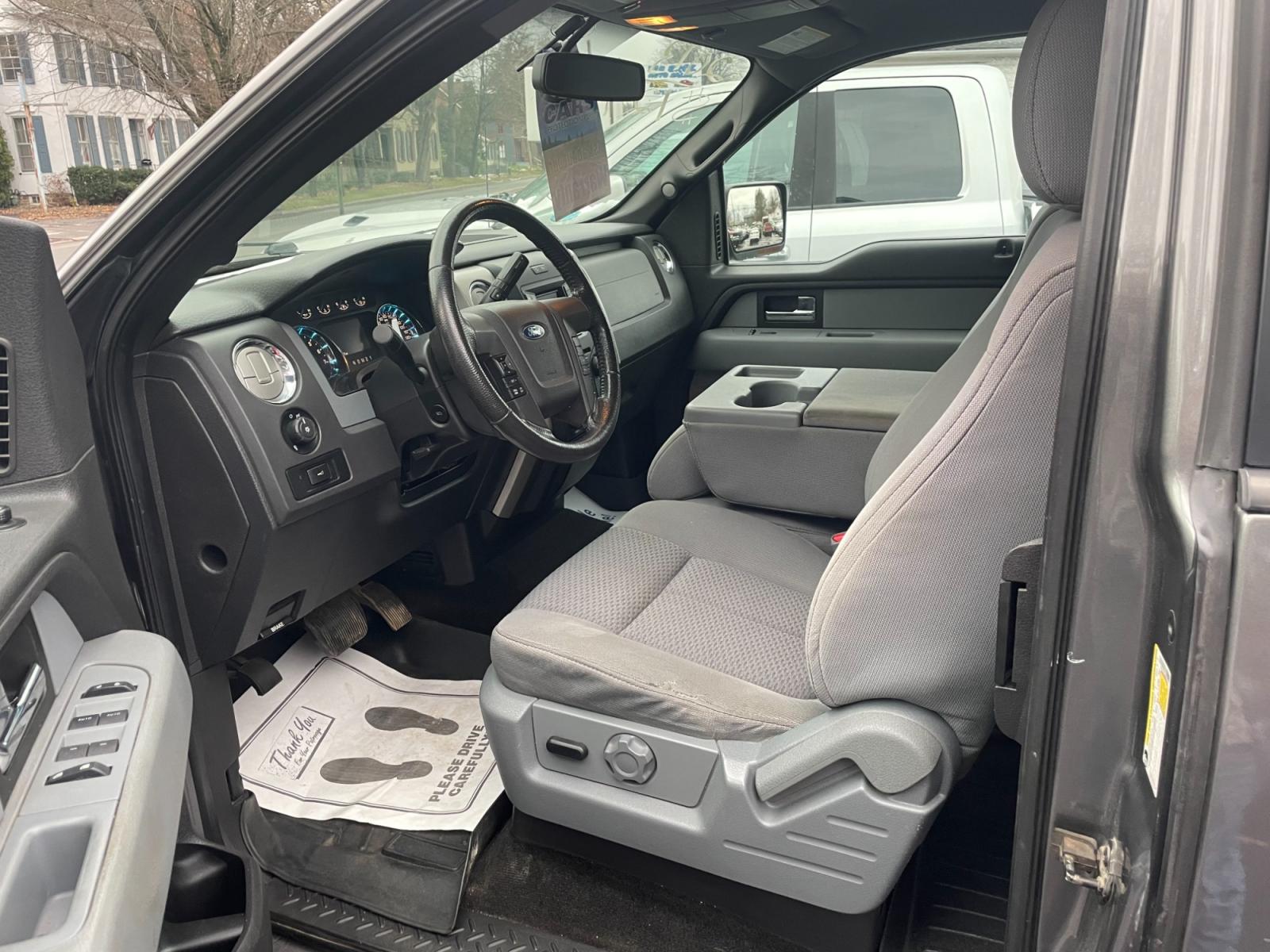 2013 silver Ford F-150 XLT SuperCab 6.5-ft. Bed 4WD (1FTFX1ET8DF) with an 3.5L V6 TURBO engine, 6-Speed Automatic transmission, located at 101 N. Main Street, Muncy, PA, 17756, (570) 546-5462, 41.207691, -76.785942 - Photo #4