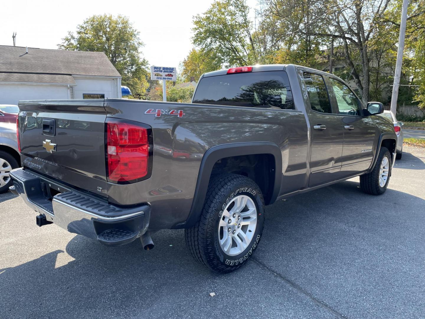2015 Chevrolet Silverado 1500 LT Double Cab 4WD (1GCVKREC8FZ) with an 5.3L V8 OHV 16V engine, 6-Speed Automatic transmission, located at 101 N. Main Street, Muncy, PA, 17756, (570) 546-5462, 41.207691, -76.785942 - Photo#3