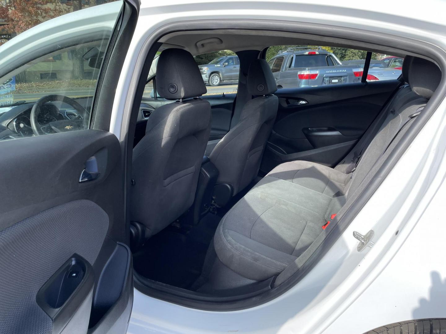 2017 White Chevrolet Cruze LT Auto (1G1BE5SM5H7) with an 1.4L L4 DOHC 16V TURBO engine, 6A transmission, located at 101 N. Main Street, Muncy, PA, 17756, (570) 546-5462, 41.207691, -76.785942 - Photo#5