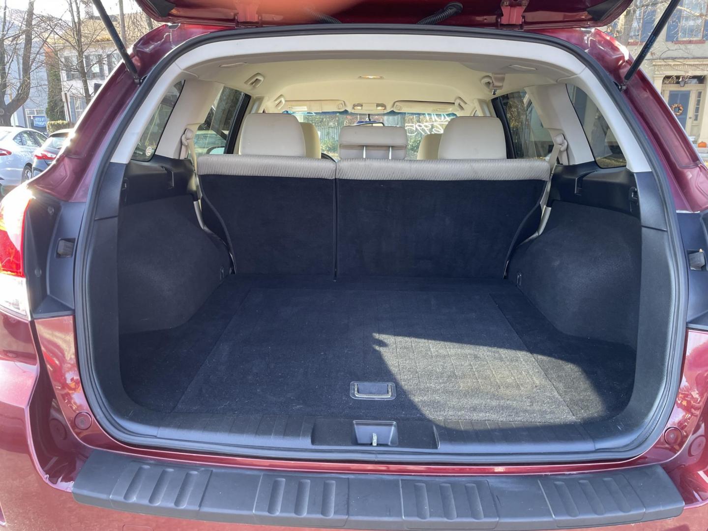 2011 Subaru Outback 2.5I Premium (4S4BRBCC6B3) with an 2.5L H4 DOHC 16V engine, Continuously Variable Transmisson transmission, located at 101 N. Main Street, Muncy, PA, 17756, (570) 546-5462, 41.207691, -76.785942 - Photo#6