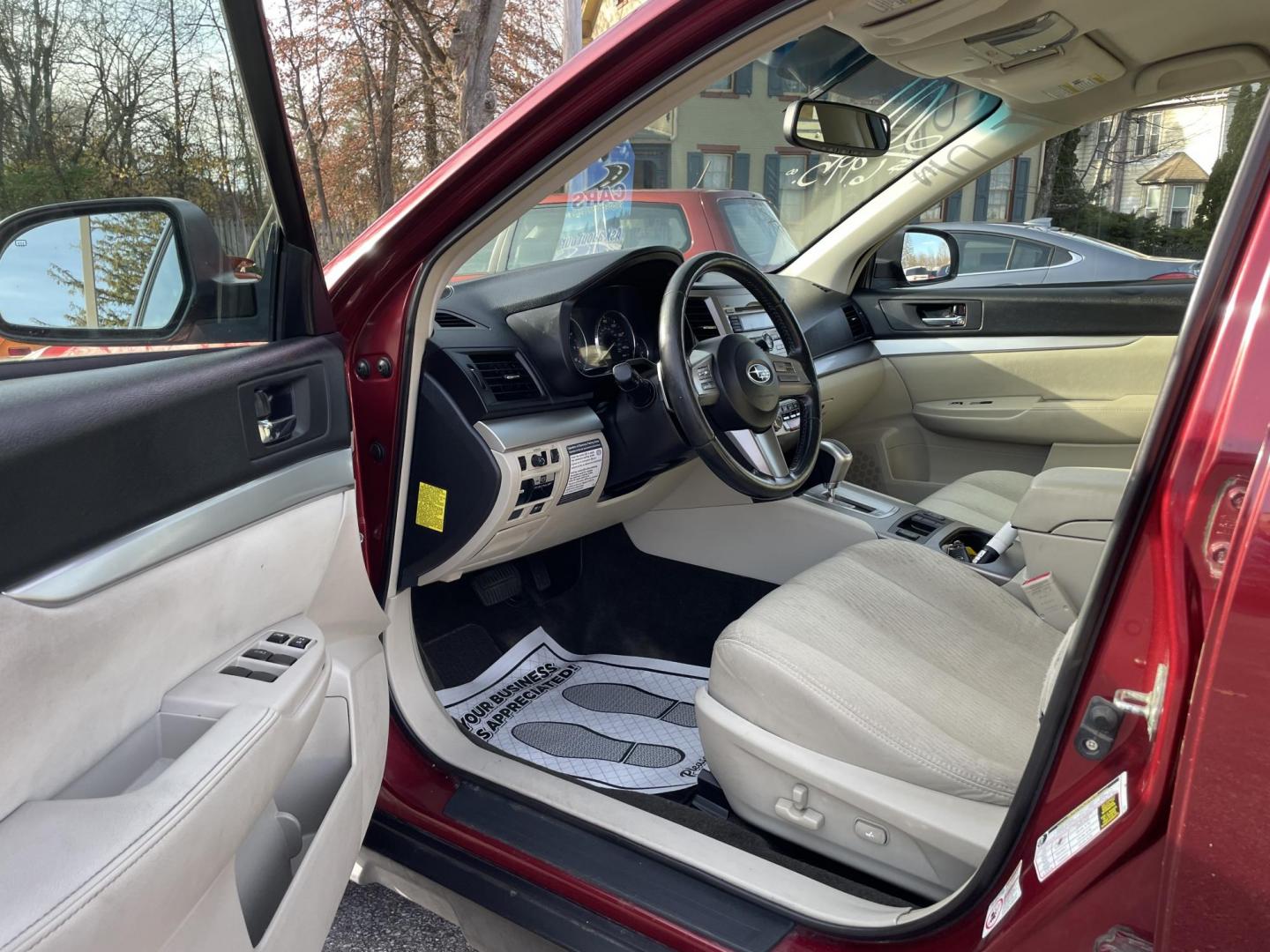2011 Subaru Outback 2.5I Premium (4S4BRBCC6B3) with an 2.5L H4 DOHC 16V engine, Continuously Variable Transmisson transmission, located at 101 N. Main Street, Muncy, PA, 17756, (570) 546-5462, 41.207691, -76.785942 - Photo#4