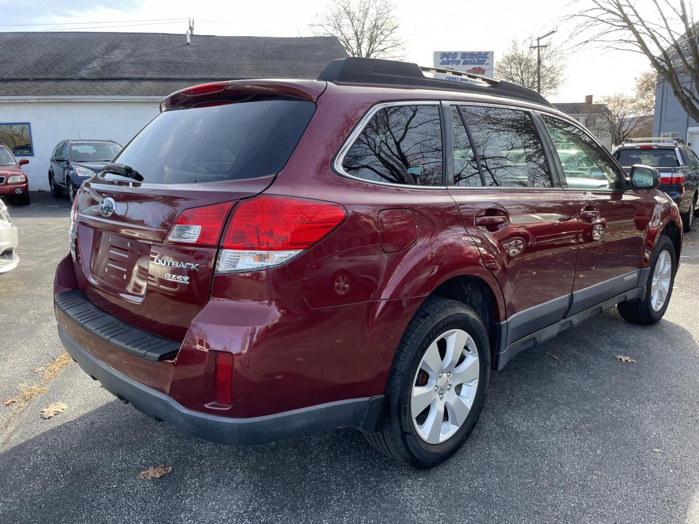 2011 Subaru Outback 2.5I Premium (4S4BRBCC6B3) with an 2.5L H4 DOHC 16V engine, Continuously Variable Transmisson transmission, located at 101 N. Main Street, Muncy, PA, 17756, (570) 546-5462, 41.207691, -76.785942 - Photo#3