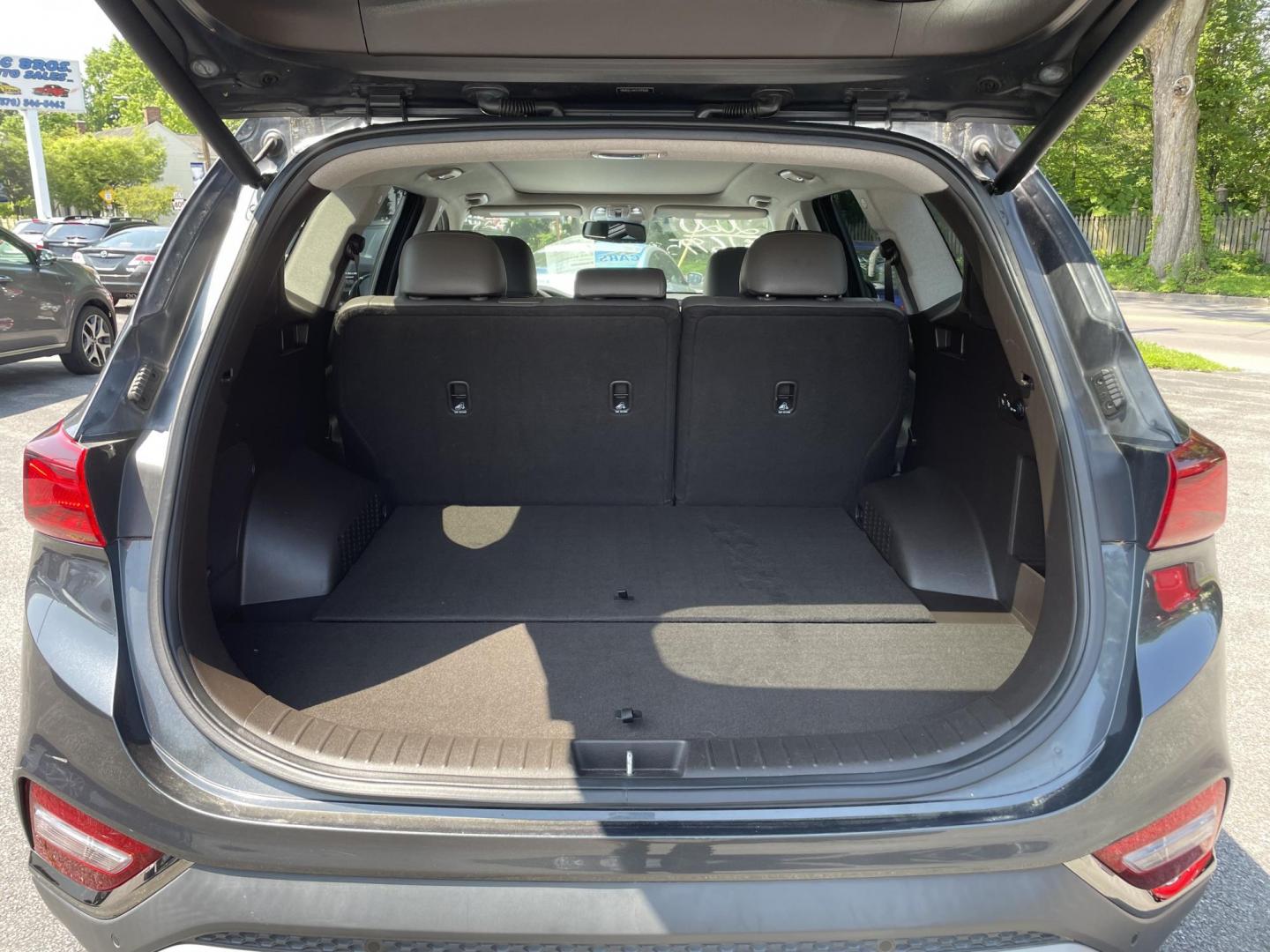 2020 Hyundai Santa Fe Ultimate 2.0T AWD (5NMS5CAA5LH) with an 2.0L L4 DOHC 16V TURBO engine, 6A transmission, located at 101 N. Main Street, Muncy, PA, 17756, (570) 546-5462, 41.207691, -76.785942 - Photo#9