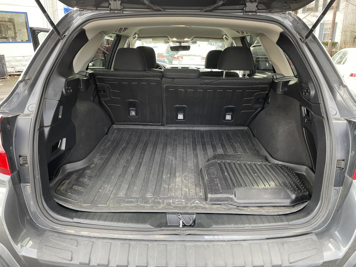 2019 Subaru Outback 2.5i Premium (4S4BSAFC0K3) with an 2.5L H4 DOHC 16V engine, CVT transmission, located at 101 N. Main Street, Muncy, PA, 17756, (570) 546-5462, 41.207691, -76.785942 - Photo#7