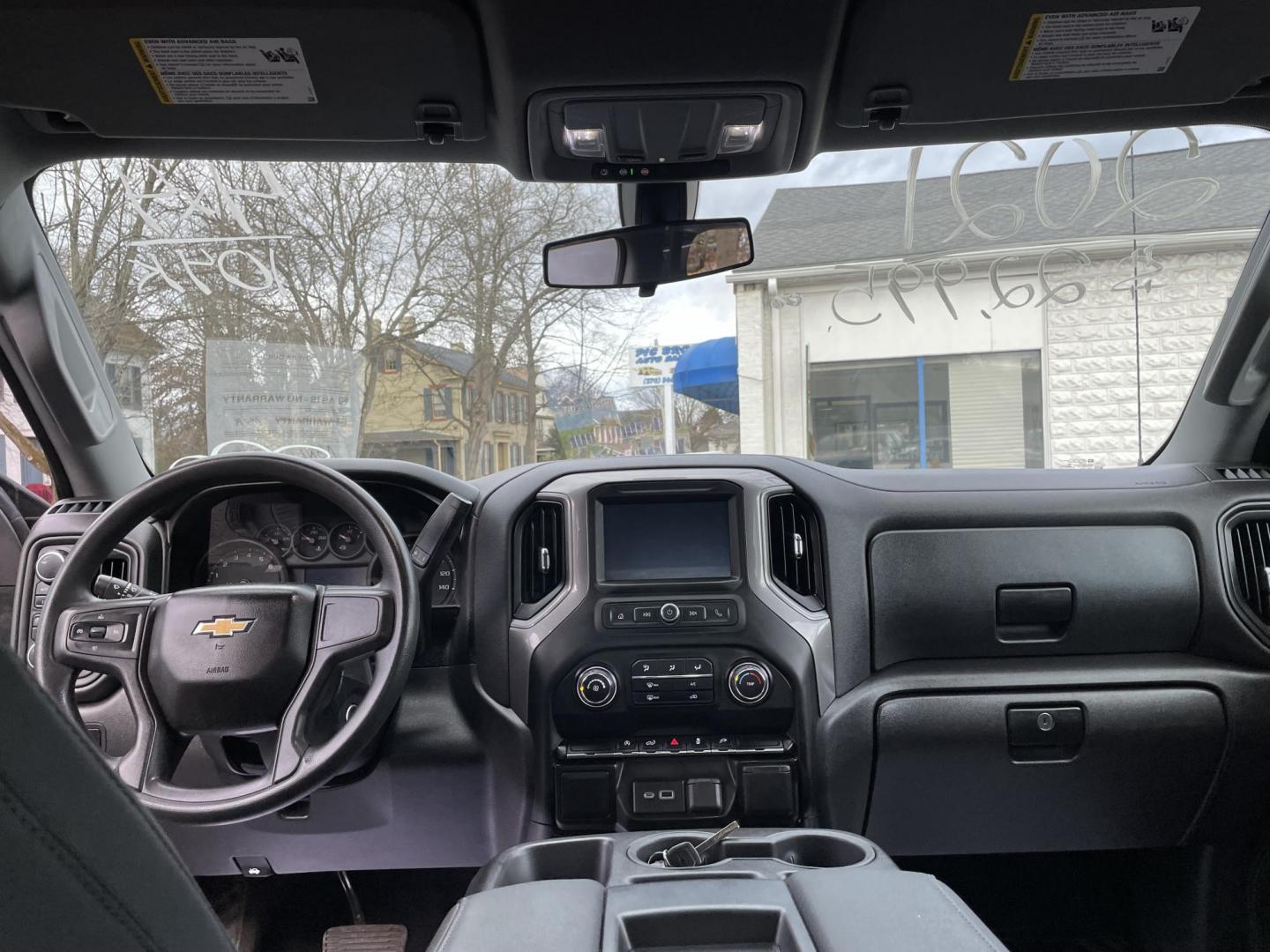2021 Chevrolet Silverado 1500 Custom Crew Cab Short Box 4WD (3GCPYBEK8MG) with an 2.7L L4 DOHC 16V TURBO engine, 6A transmission, located at 101 N. Main Street, Muncy, PA, 17756, (570) 546-5462, 41.207691, -76.785942 - Photo#5