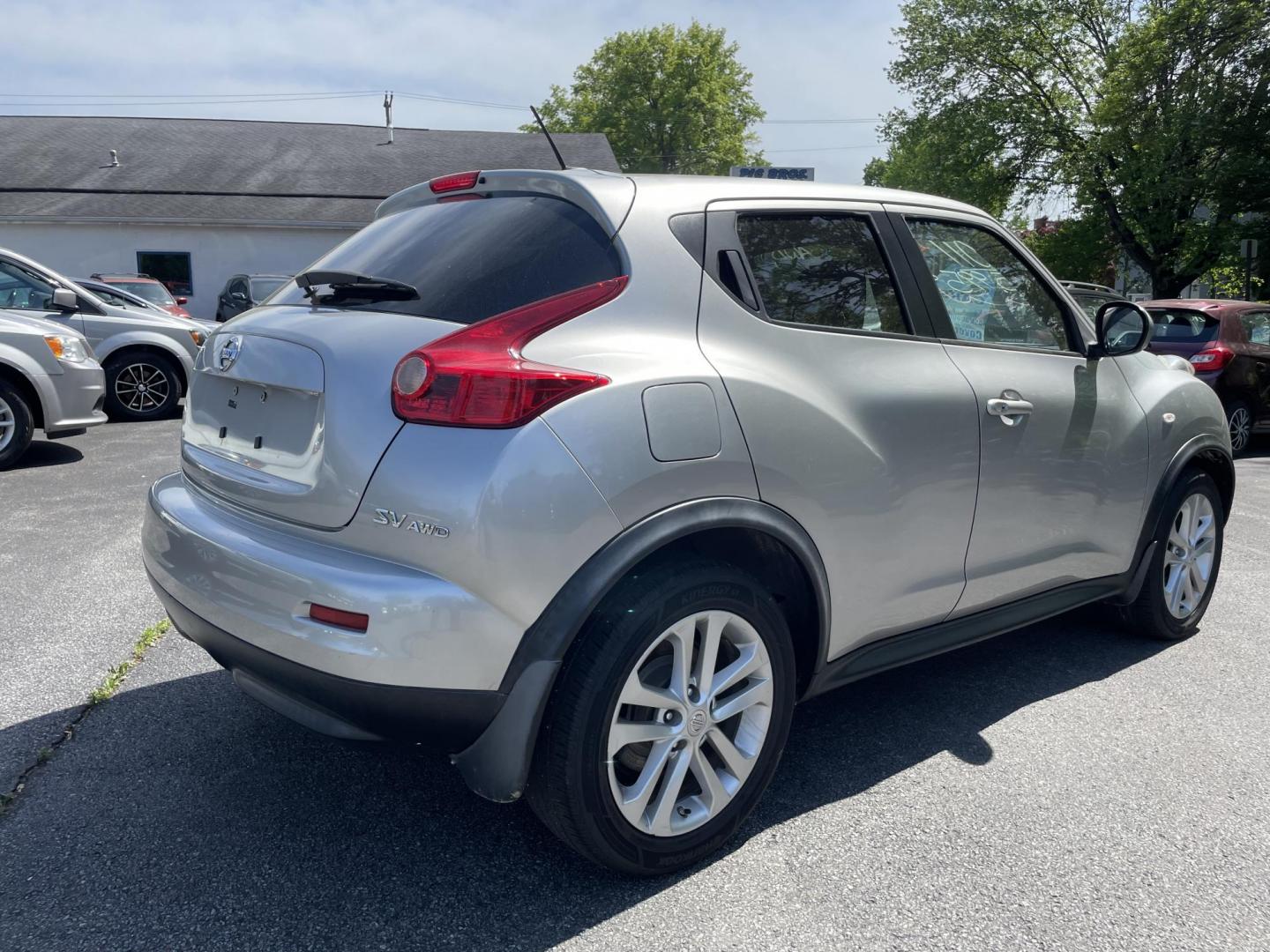 2011 silver /black Nissan Juke S AWD (JN8AF5MV7BT) with an 1.6L L4 DOHC 16V engine, CVT transmission, located at 101 N. Main Street, Muncy, PA, 17756, (570) 546-5462, 41.207691, -76.785942 - Photo#3