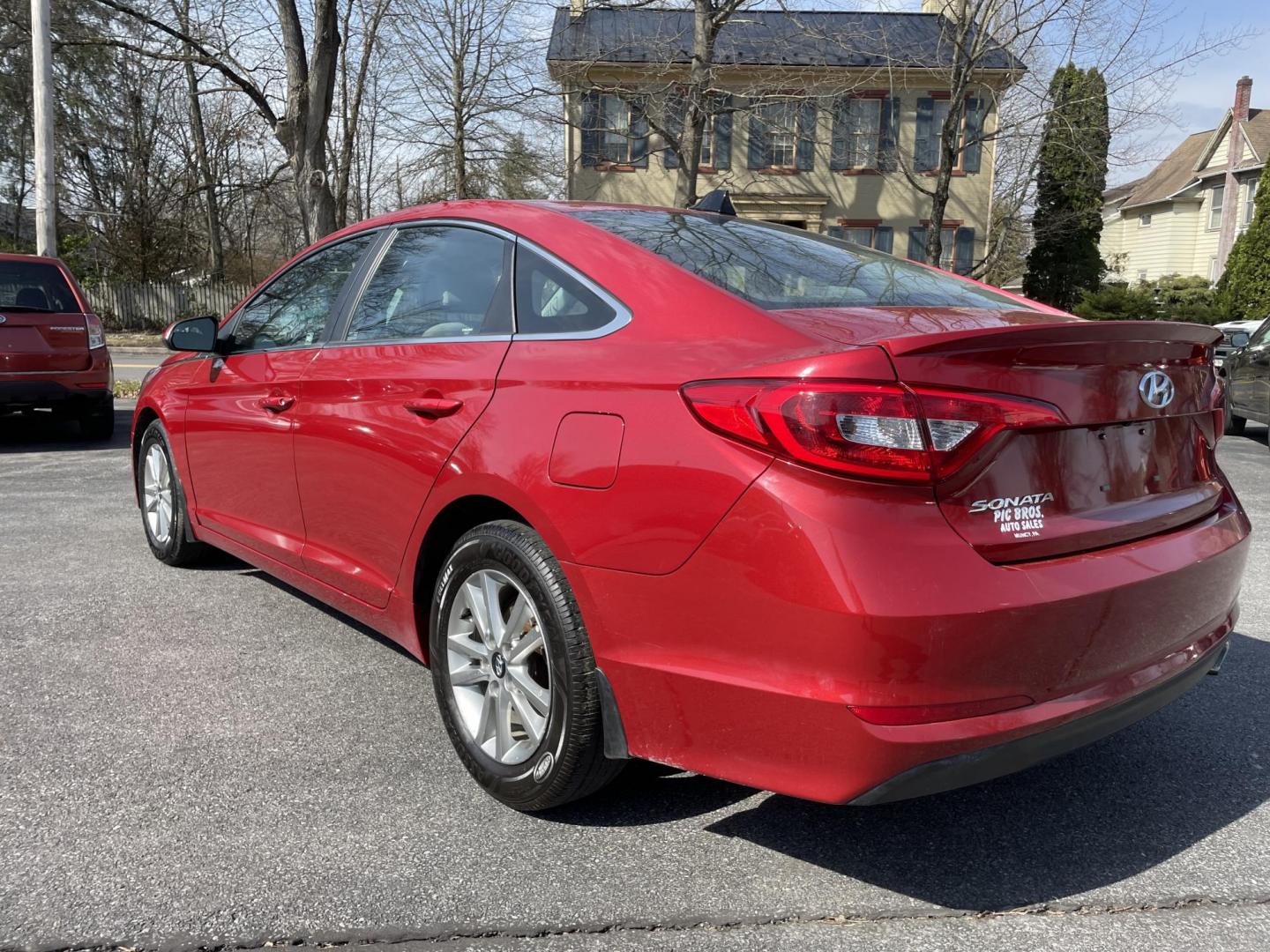 2017 burgandy Hyundai Sonata SE (5NPE24AF5HH) with an 2.4L L4 DOHC 16V engine, 7A transmission, located at 101 N. Main Street, Muncy, PA, 17756, (570) 546-5462, 41.207691, -76.785942 - Photo#2