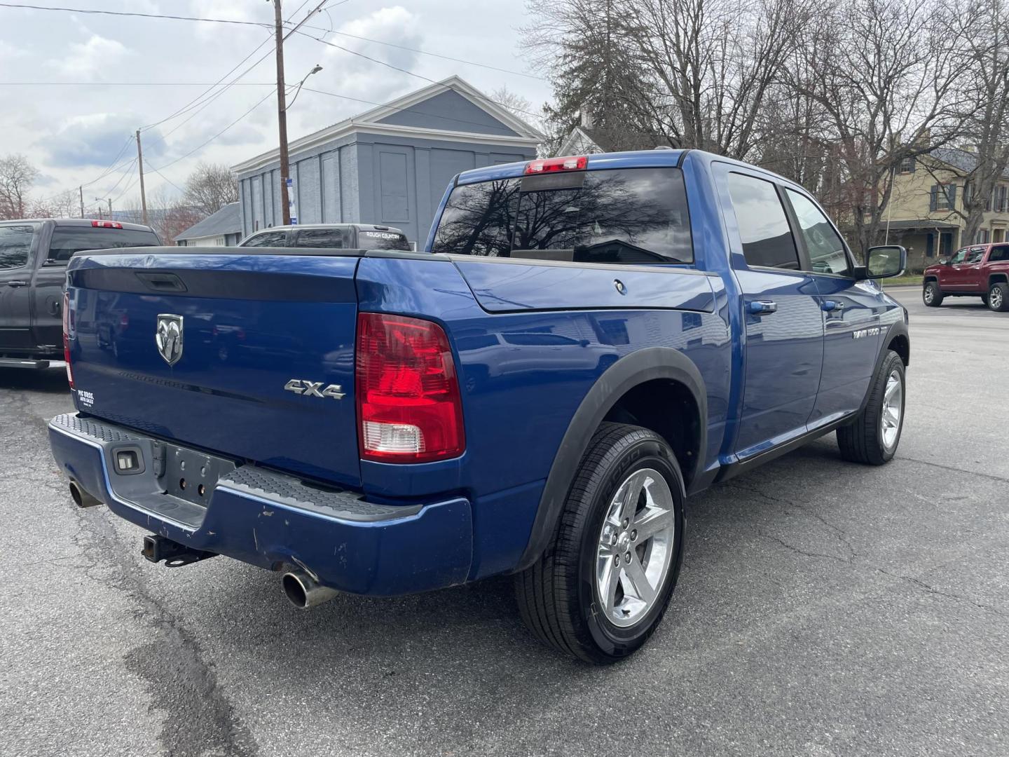 2011 Dodge Ram 1500 ST Crew Cab 4WD (1D7RV1CT2BS) with an 5.7L V8 OHV 16V engine, 5-Speed Automatic transmission, located at 101 N. Main Street, Muncy, PA, 17756, (570) 546-5462, 41.207691, -76.785942 - Photo#3