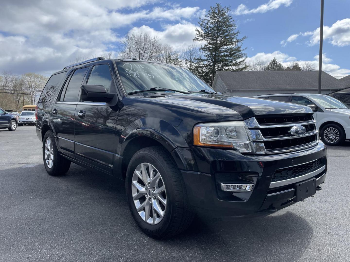 2015 black Ford Expedition Limited 4WD (1FMJU2AT7FE) with an 3.5L V6 DOHC 24V FFV engine, 6-Speed Automatic transmission, located at 101 N. Main Street, Muncy, PA, 17756, (570) 546-5462, 41.207691, -76.785942 - Photo#1