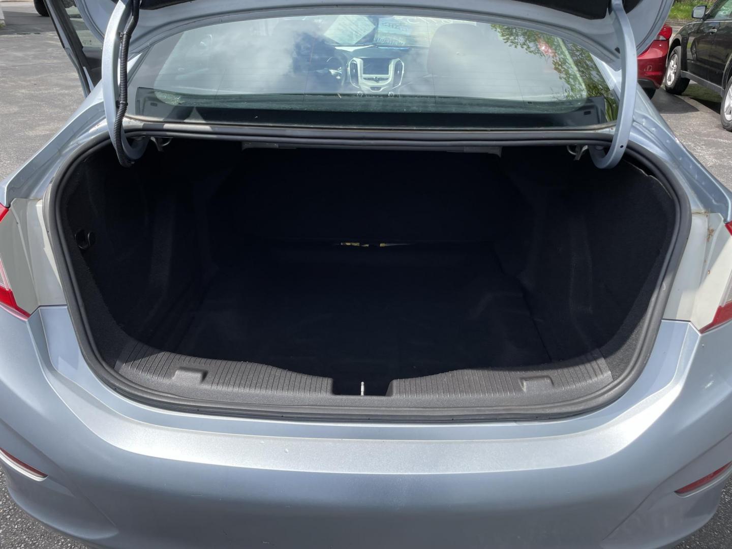 2017 Chevrolet Cruze LS Auto (1G1BC5SM2H7) with an 1.4L L4 DOHC 16V TURBO engine, 6A transmission, located at 101 N. Main Street, Muncy, PA, 17756, (570) 546-5462, 41.207691, -76.785942 - Photo#6