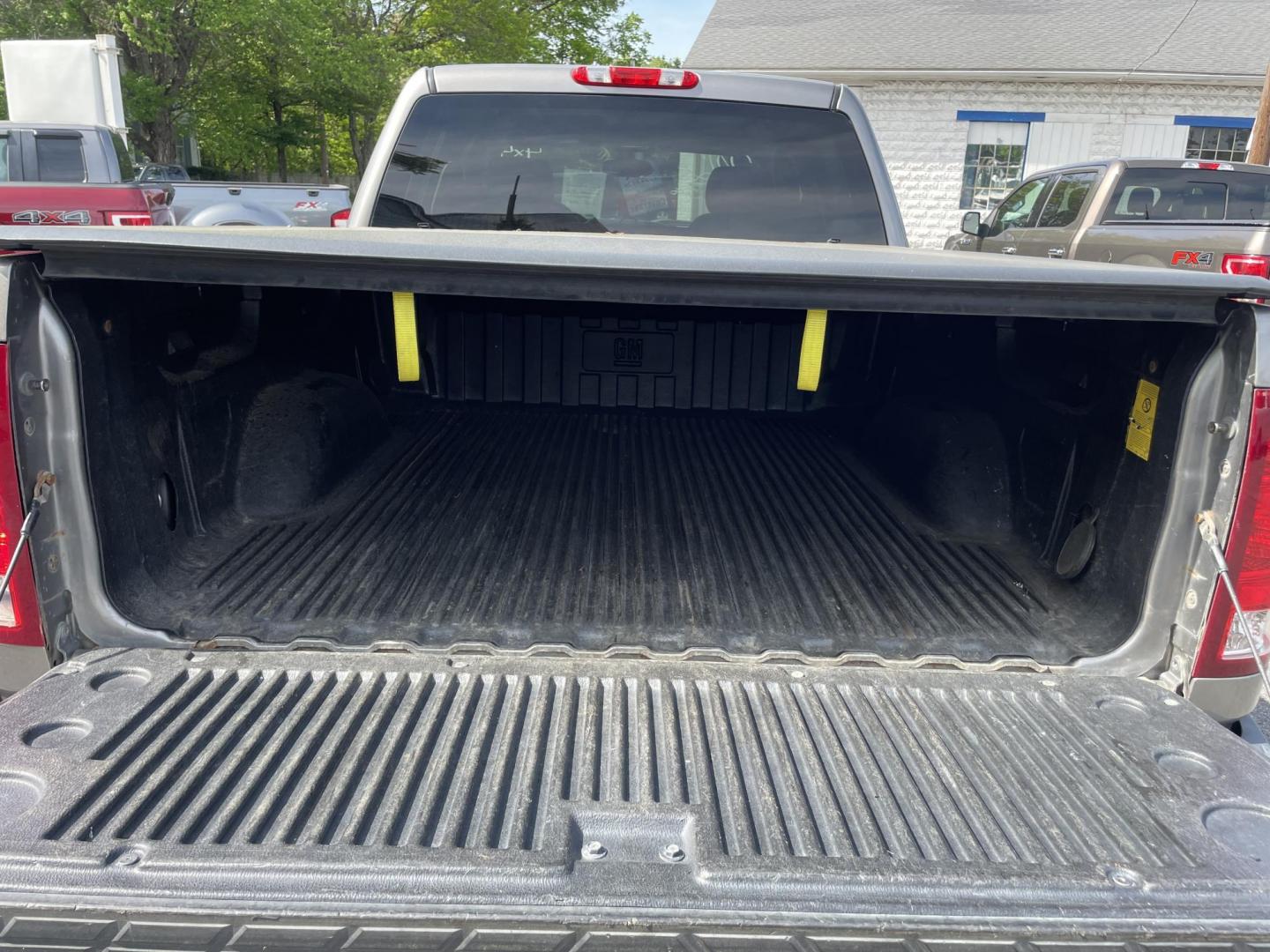 2012 GMC Sierra 1500 SLE Crew Cab 4WD (3GTP2VE79CG) with an 5.3L V8 OHV 16V FFV engine, 6-Speed Automatic transmission, located at 101 N. Main Street, Muncy, PA, 17756, (570) 546-5462, 41.207691, -76.785942 - Photo#6