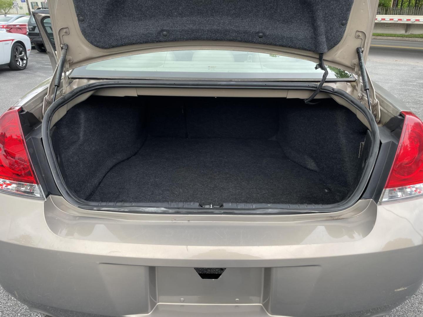 2006 Chevrolet Impala 3LT (2G1WC581669) with an 3.9L V6 OHV 12V engine, 4-Speed Automatic Overdrive transmission, located at 101 N. Main Street, Muncy, PA, 17756, (570) 546-5462, 41.207691, -76.785942 - Photo#6