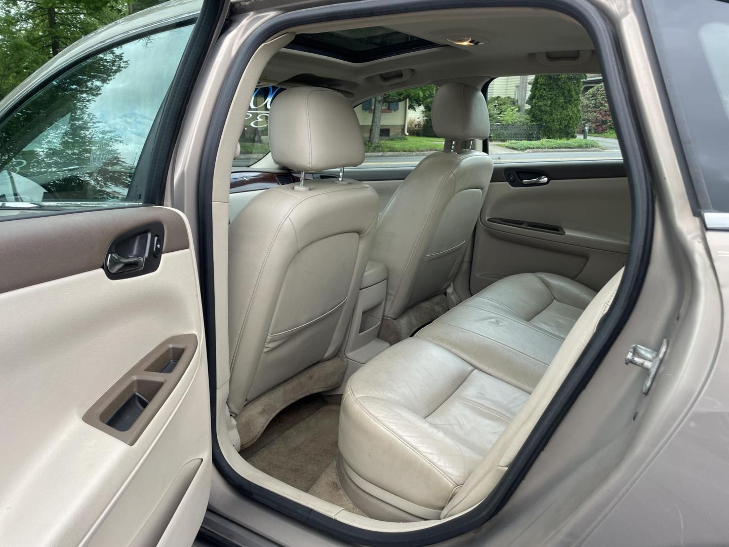 2006 Chevrolet Impala 3LT (2G1WC581669) with an 3.9L V6 OHV 12V engine, 4-Speed Automatic Overdrive transmission, located at 101 N. Main Street, Muncy, PA, 17756, (570) 546-5462, 41.207691, -76.785942 - Photo#5