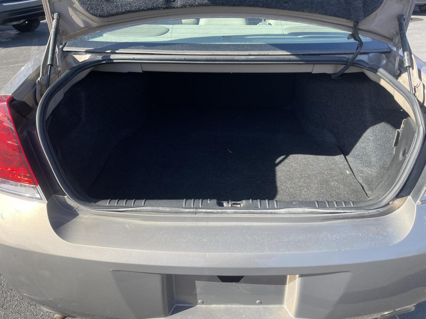 2006 Chevrolet Impala 3LT (2G1WC581669) with an 3.9L V6 OHV 12V engine, 4-Speed Automatic Overdrive transmission, located at 101 N. Main Street, Muncy, PA, 17756, (570) 546-5462, 41.207691, -76.785942 - Photo#6