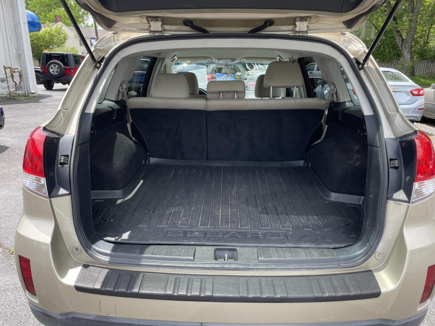 2010 Subaru Outback 2.5I Premium (4S4BRBCCXA3) with an 2.5L H4 DOHC 16V engine, Continuously Variable Transmisson transmission, located at 101 N. Main Street, Muncy, PA, 17756, (570) 546-5462, 41.207691, -76.785942 - Photo#6