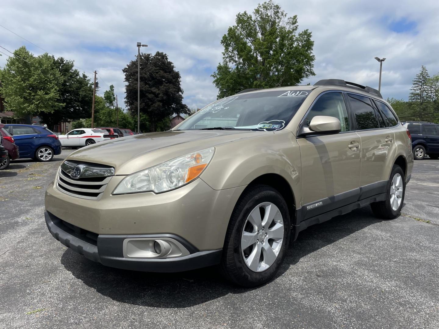 2010 Subaru Outback 2.5I Premium (4S4BRBCCXA3) with an 2.5L H4 DOHC 16V engine, Continuously Variable Transmisson transmission, located at 101 N. Main Street, Muncy, PA, 17756, (570) 546-5462, 41.207691, -76.785942 - Photo#0