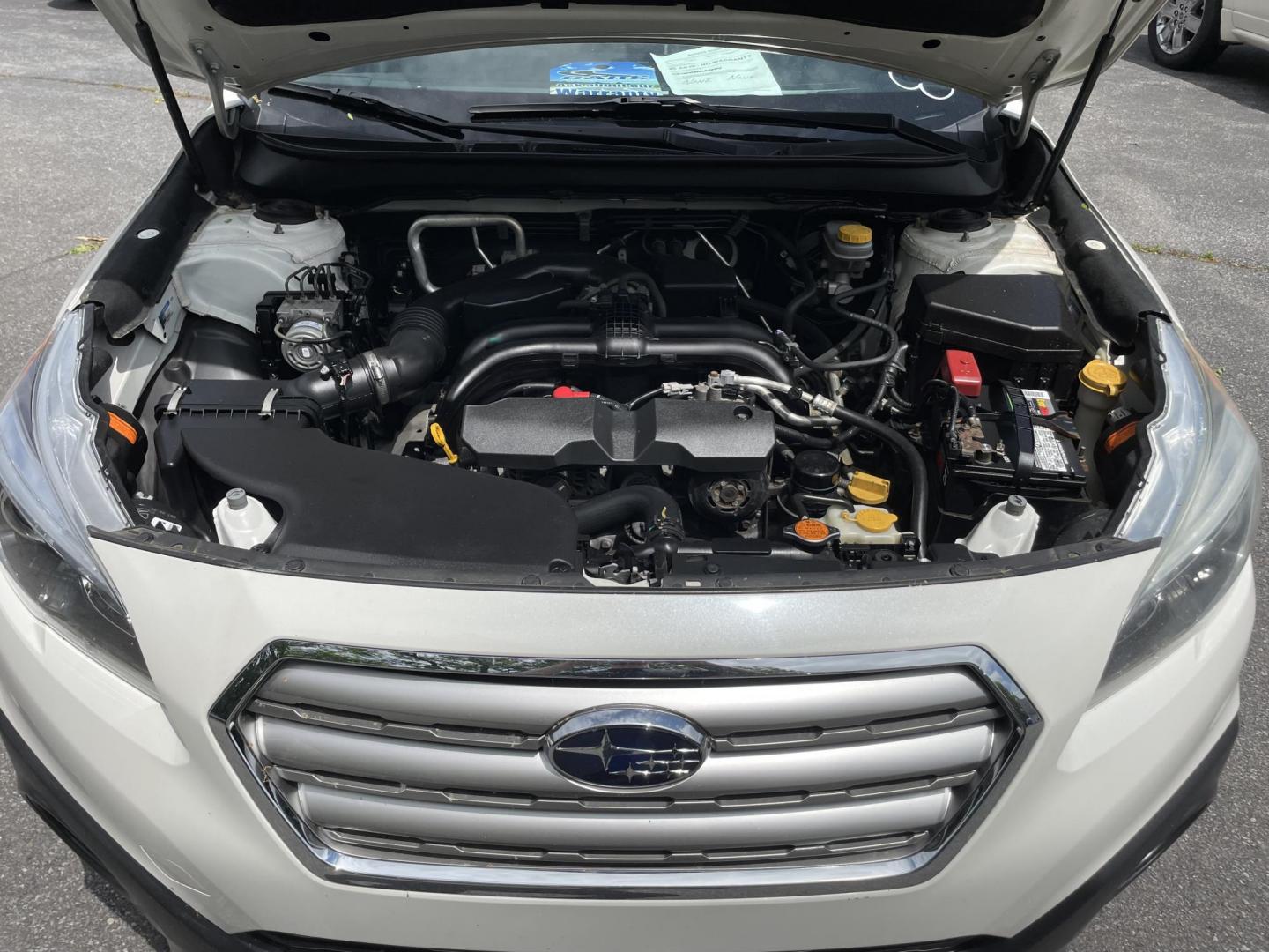 2017 White /black Subaru Outback 2.5i Limited (4S4BSANC6H3) with an 2.5L H4 DOHC 16V engine, CVT transmission, located at 101 N. Main Street, Muncy, PA, 17756, (570) 546-5462, 41.207691, -76.785942 - Photo#12