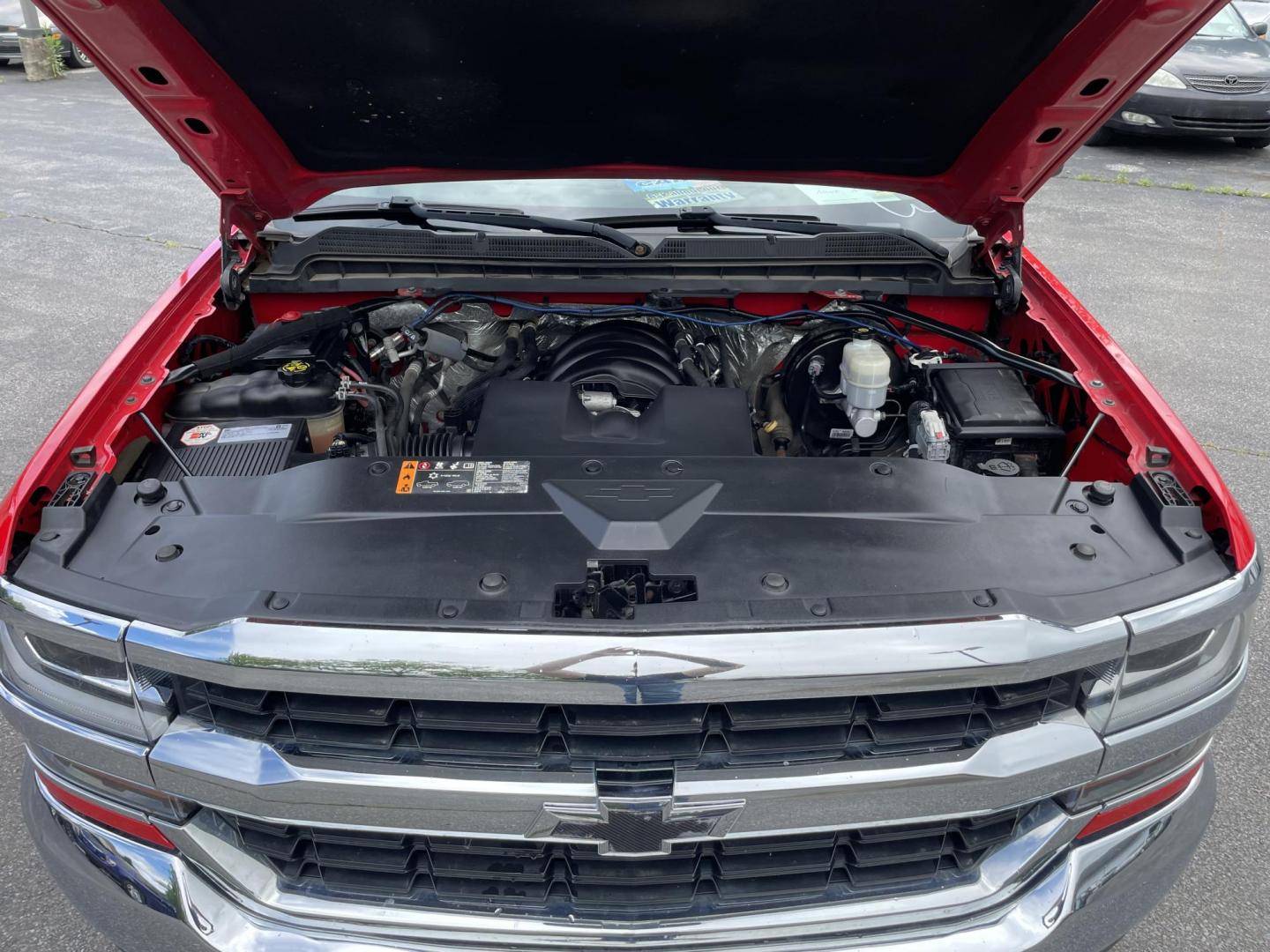 2018 Chevrolet Silverado 1500 LT Double Cab 4WD (1GCVKREH6JZ) with an 4.3L V6 OHV 12V engine, 6A transmission, located at 101 N. Main Street, Muncy, PA, 17756, (570) 546-5462, 41.207691, -76.785942 - Photo#9