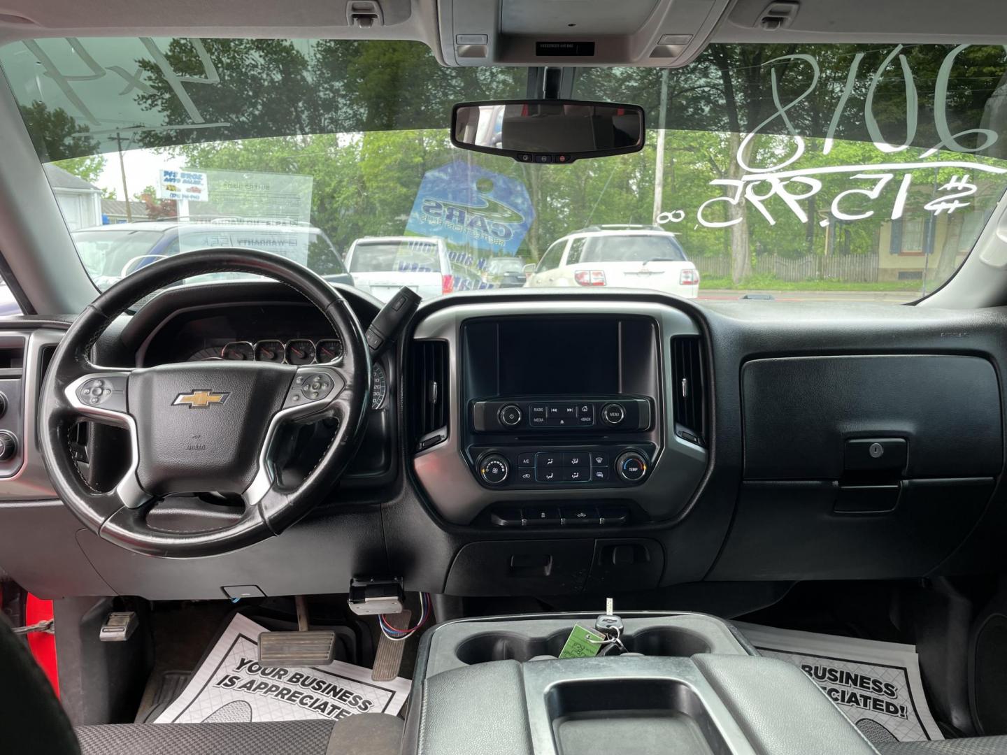 2018 Chevrolet Silverado 1500 LT Double Cab 4WD (1GCVKREH6JZ) with an 4.3L V6 OHV 12V engine, 6A transmission, located at 101 N. Main Street, Muncy, PA, 17756, (570) 546-5462, 41.207691, -76.785942 - Photo#5