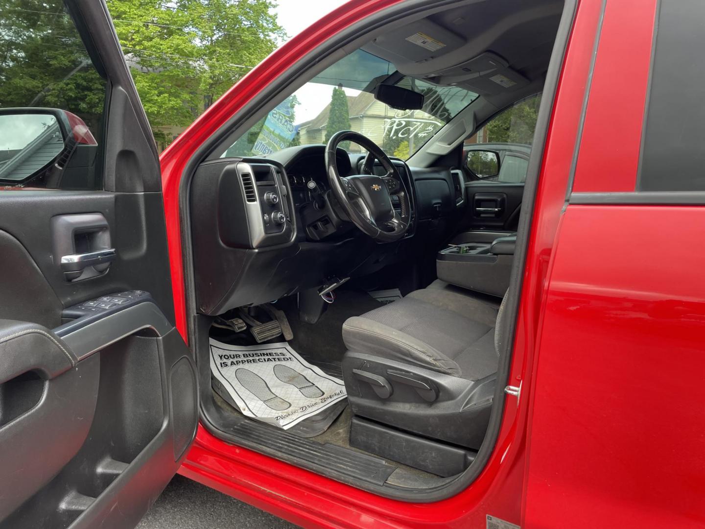 2018 Chevrolet Silverado 1500 LT Double Cab 4WD (1GCVKREH6JZ) with an 4.3L V6 OHV 12V engine, 6A transmission, located at 101 N. Main Street, Muncy, PA, 17756, (570) 546-5462, 41.207691, -76.785942 - Photo#6