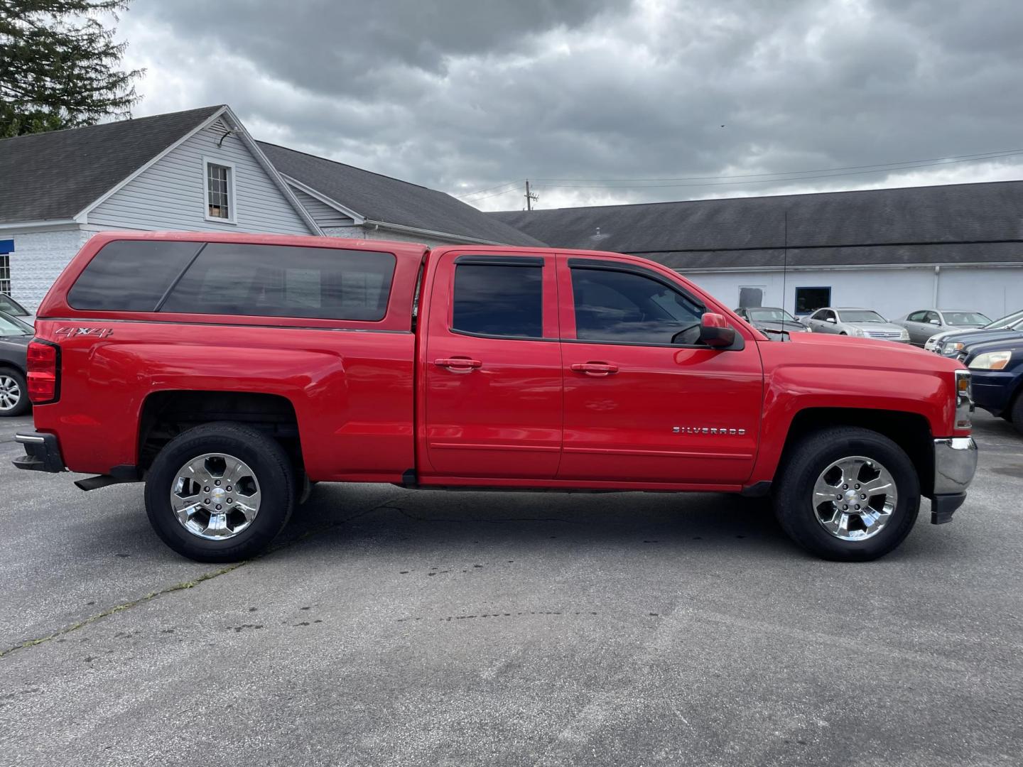 2018 Chevrolet Silverado 1500 LT Double Cab 4WD (1GCVKREH6JZ) with an 4.3L V6 OHV 12V engine, 6A transmission, located at 101 N. Main Street, Muncy, PA, 17756, (570) 546-5462, 41.207691, -76.785942 - Photo#3