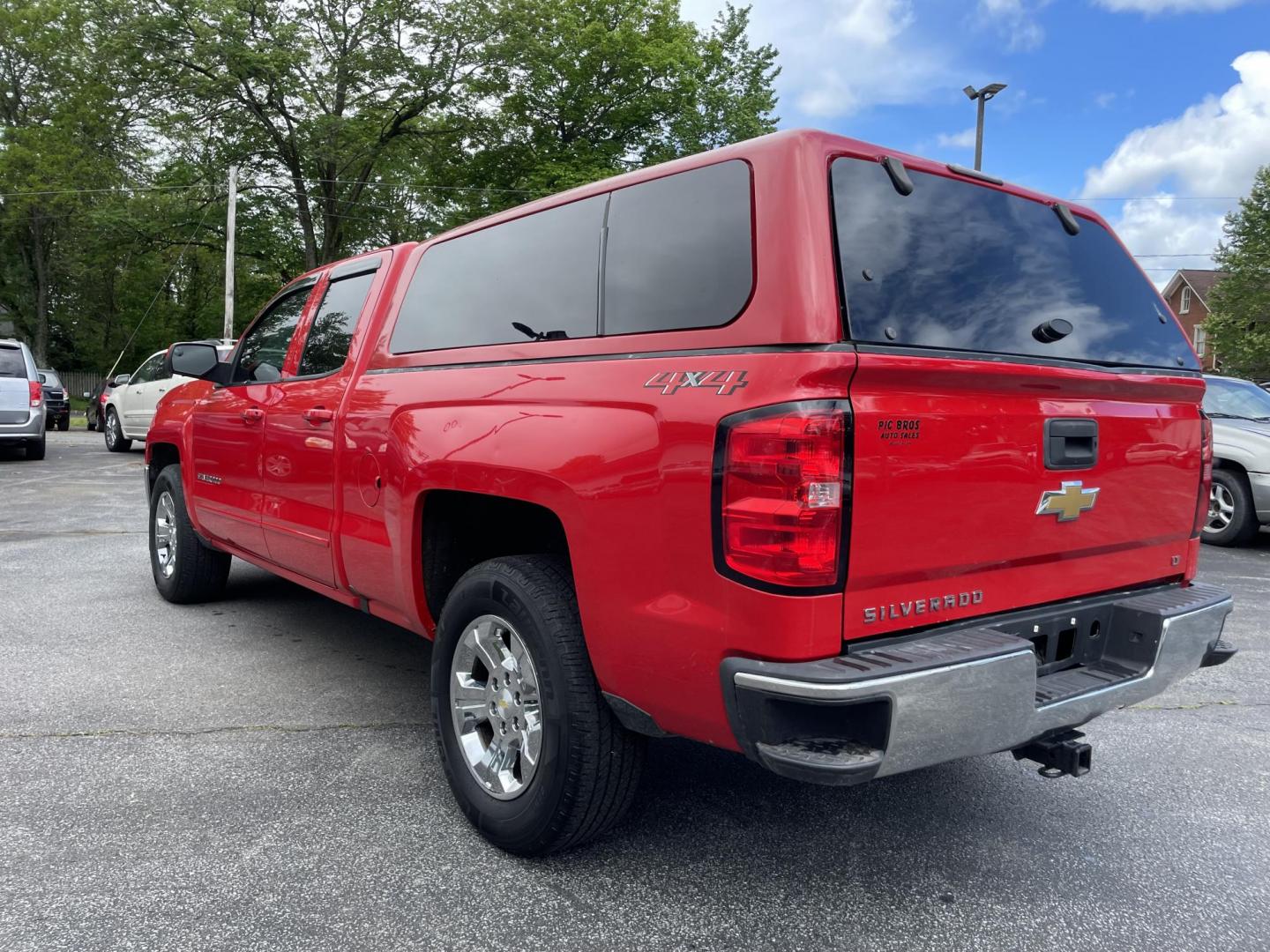 2018 Chevrolet Silverado 1500 LT Double Cab 4WD (1GCVKREH6JZ) with an 4.3L V6 OHV 12V engine, 6A transmission, located at 101 N. Main Street, Muncy, PA, 17756, (570) 546-5462, 41.207691, -76.785942 - Photo#2