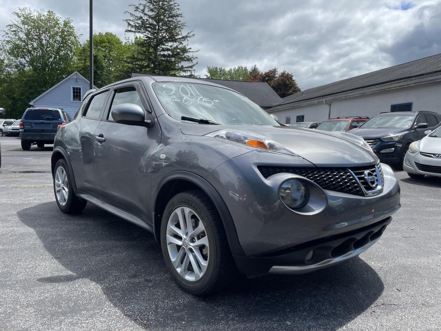 2011 Nissan Juke SL AWD (JN8AF5MV0BT) with an 1.6L L4 DOHC 16V engine, CVT transmission, located at 101 N. Main Street, Muncy, PA, 17756, (570) 546-5462, 41.207691, -76.785942 - Photo#1