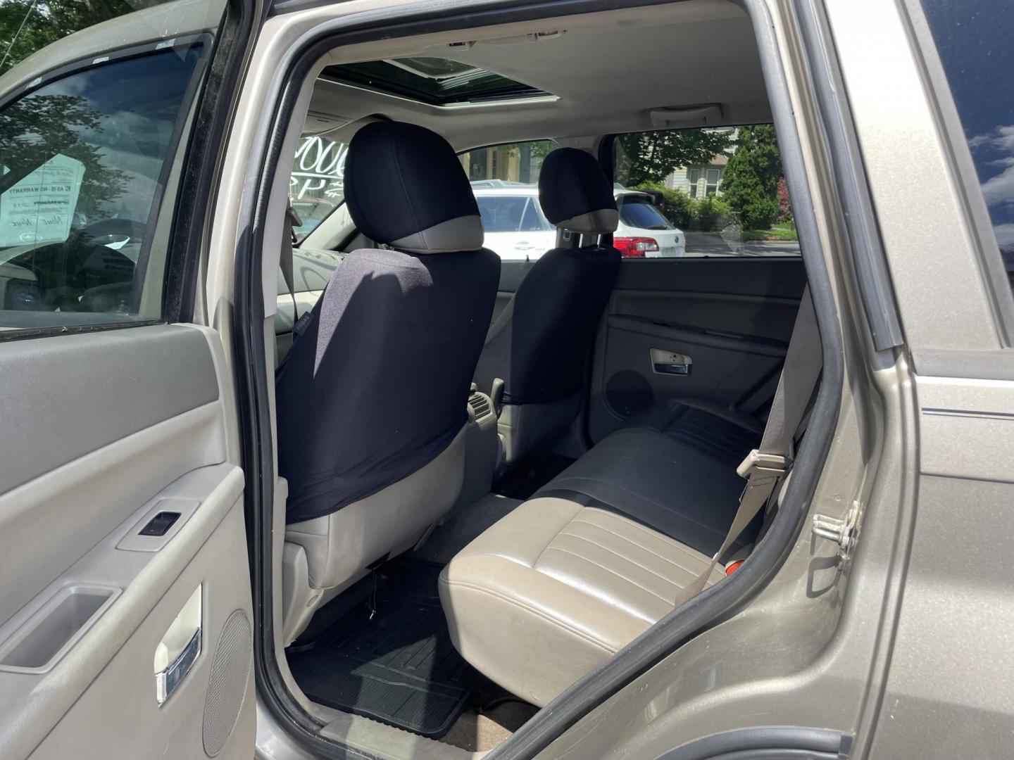 2005 Jeep Grand Cherokee Laredo 4WD (1J4GR48K15C) with an 3.7L V6 SOHC 12V engine, 5-Speed Automatic Overdrive transmission, located at 101 N. Main Street, Muncy, PA, 17756, (570) 546-5462, 41.207691, -76.785942 - Photo#5