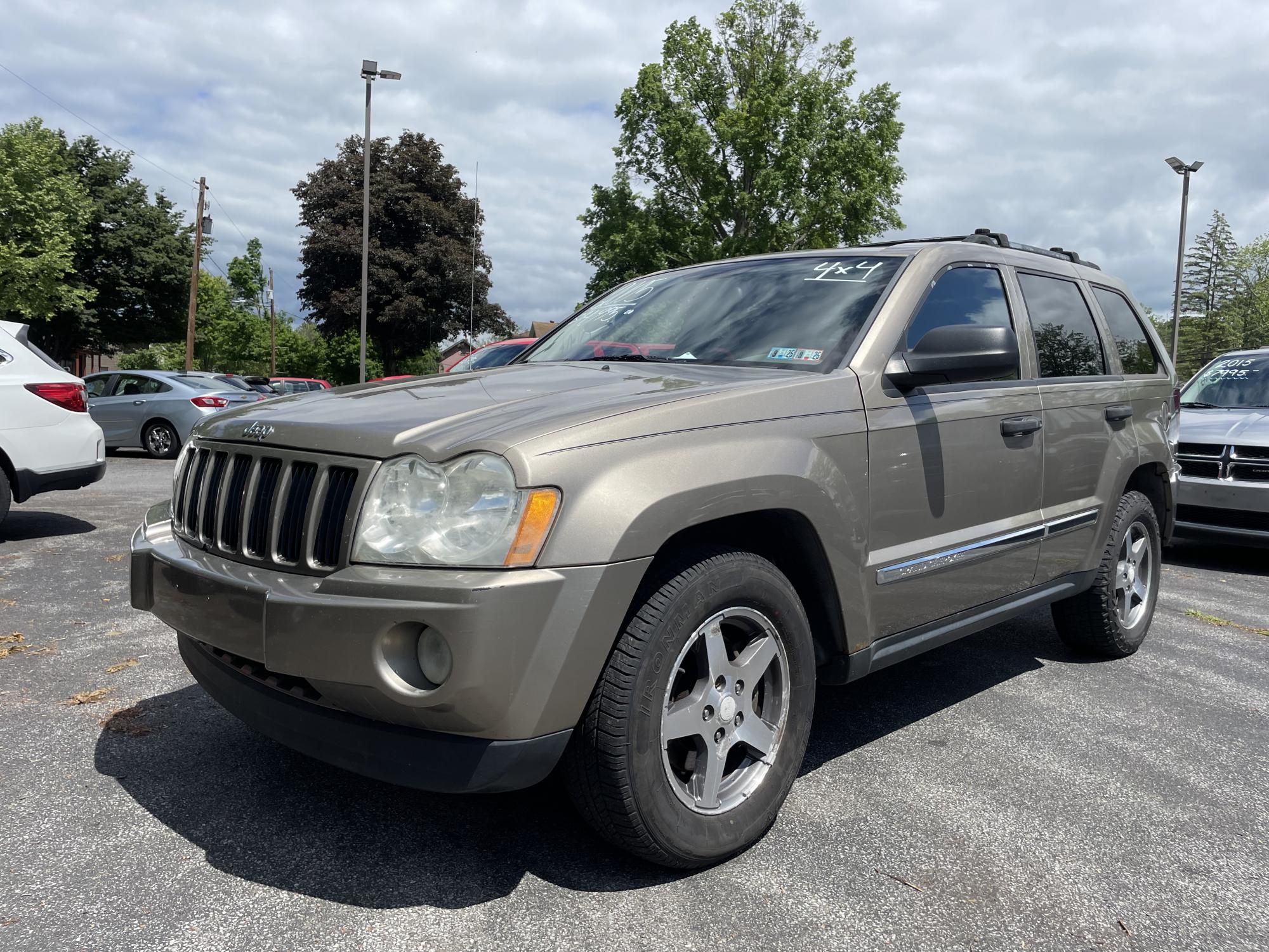 photo of 2005 Jeep Grand Cherokee Laredo 4WD