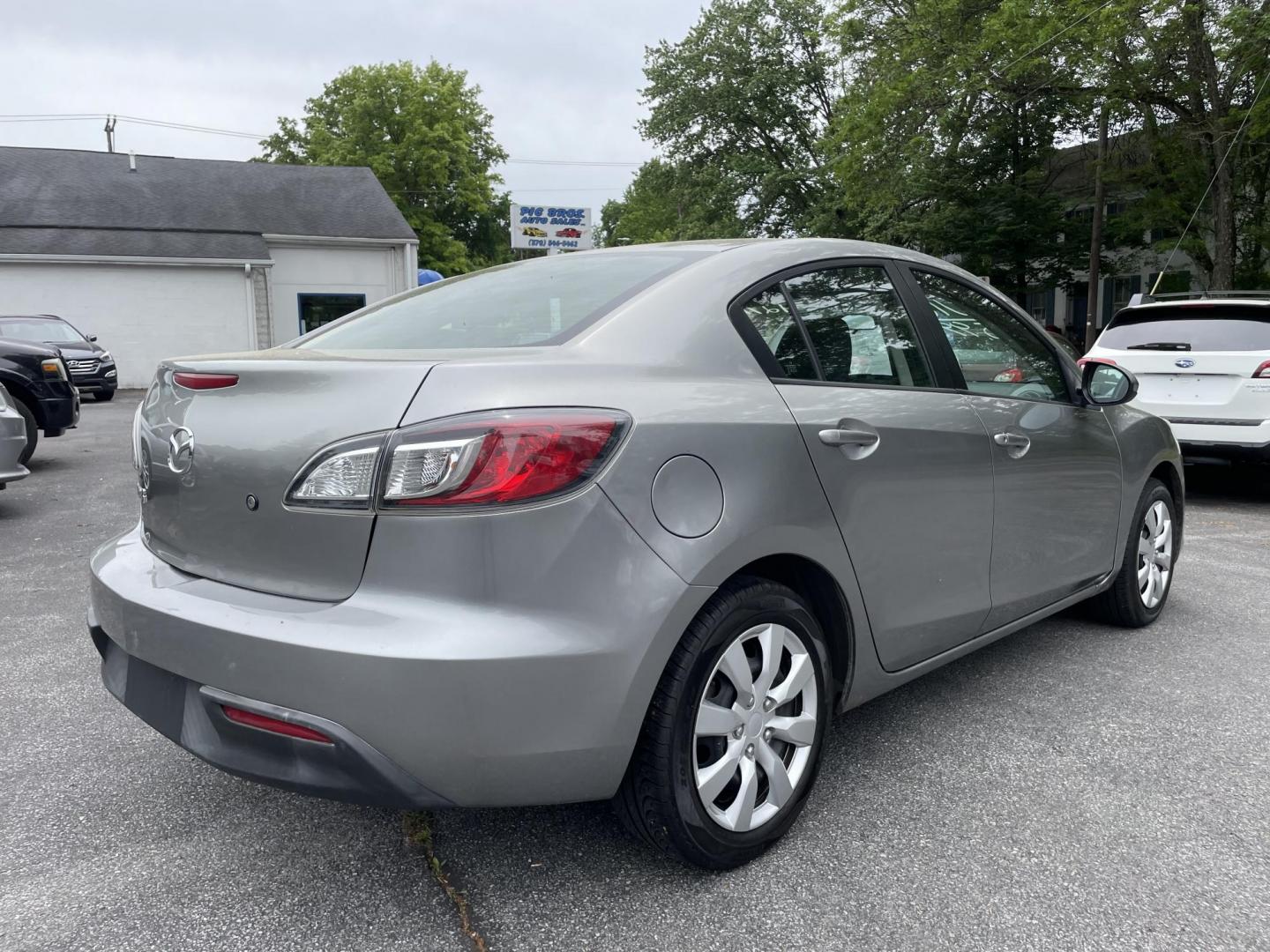 2010 Mazda MAZDA3 i Sport 4-Door (JM1BL1SG6A1) with an 2.0L L4 DOHC 16V engine, located at 101 N. Main Street, Muncy, PA, 17756, (570) 546-5462, 41.207691, -76.785942 - Photo#2