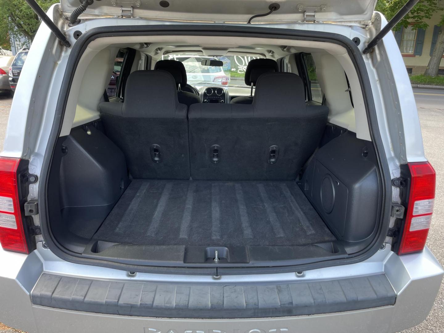 2010 silver /black Jeep Patriot Sport 4WD (1J4NF2GB6AD) with an 2.4L L4 DOHC 16V engine, located at 101 N. Main Street, Muncy, PA, 17756, (570) 546-5462, 41.207691, -76.785942 - Photo#6
