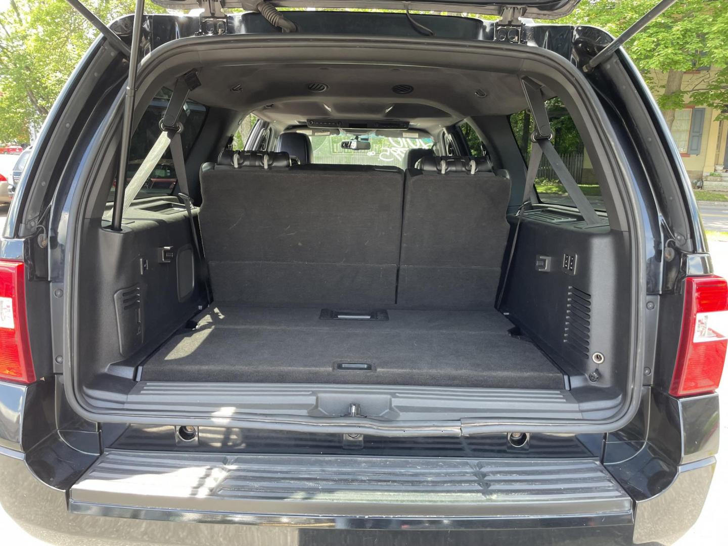 2010 black /black Ford Expedition EL Limited 4WD (1FMJK2A51AE) with an 5.4L V8 SOHC 16V engine, 6-Speed Automatic transmission, located at 101 N. Main Street, Muncy, PA, 17756, (570) 546-5462, 41.207691, -76.785942 - Photo#11
