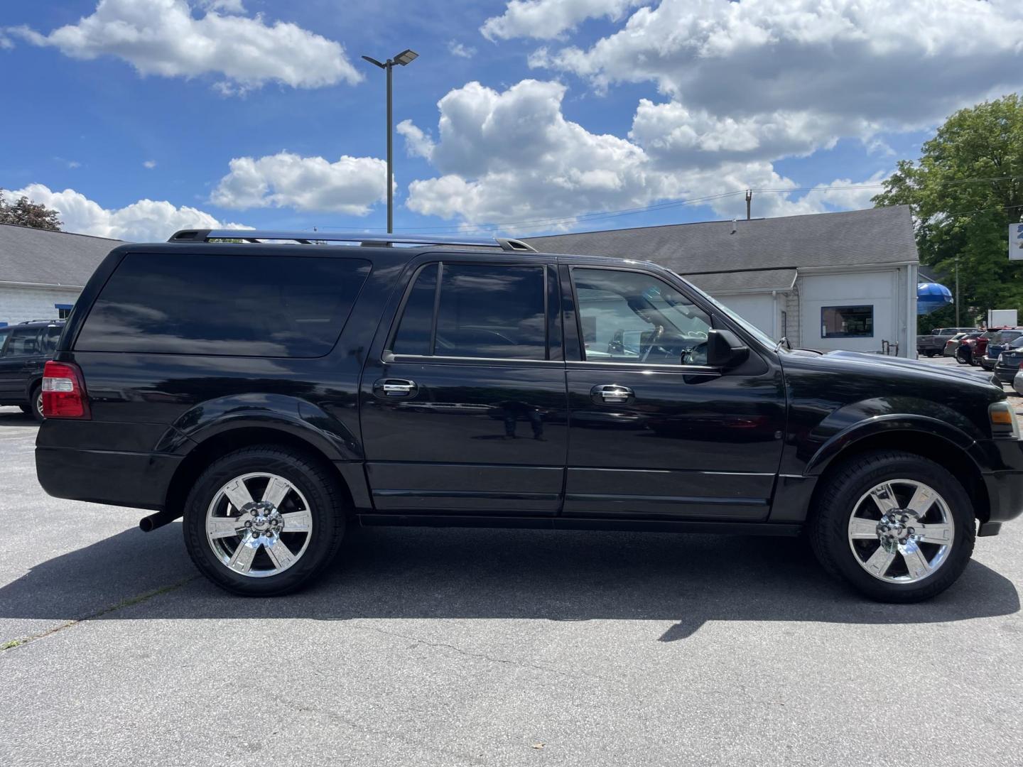 2010 black /black Ford Expedition EL Limited 4WD (1FMJK2A51AE) with an 5.4L V8 SOHC 16V engine, 6-Speed Automatic transmission, located at 101 N. Main Street, Muncy, PA, 17756, (570) 546-5462, 41.207691, -76.785942 - Photo#5