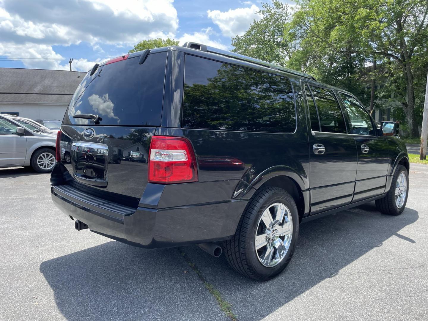 2010 black /black Ford Expedition EL Limited 4WD (1FMJK2A51AE) with an 5.4L V8 SOHC 16V engine, 6-Speed Automatic transmission, located at 101 N. Main Street, Muncy, PA, 17756, (570) 546-5462, 41.207691, -76.785942 - Photo#4