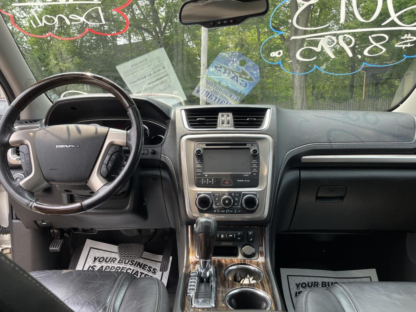 2013 White /black GMC Acadia Denali AWD (1GKKVTKD8DJ) with an 3.6L V6 DOHC 24V engine, 6-Speed Automatic transmission, located at 101 N. Main Street, Muncy, PA, 17756, (570) 546-5462, 41.207691, -76.785942 - Photo#7