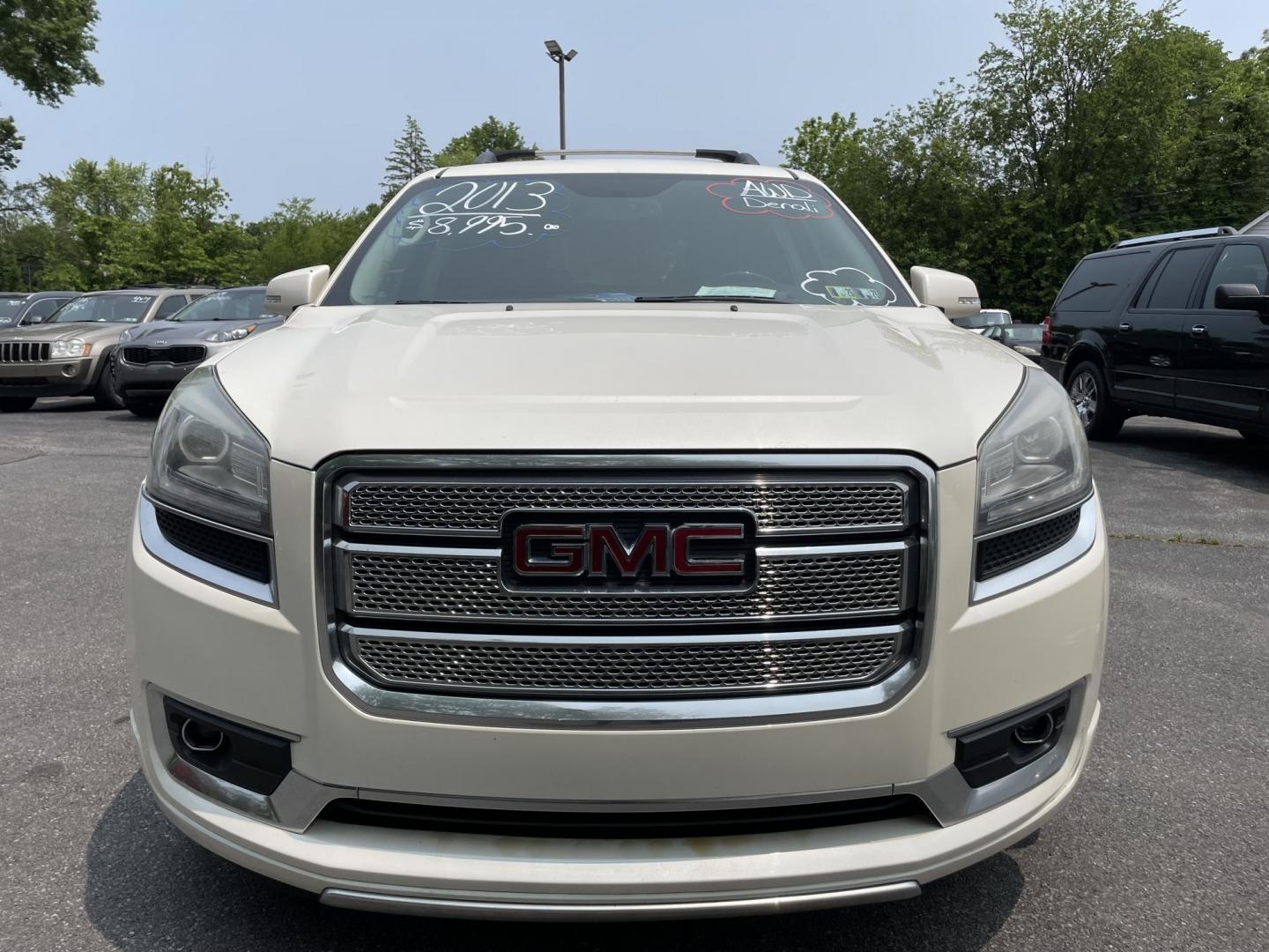 2013 White /black GMC Acadia Denali AWD (1GKKVTKD8DJ) with an 3.6L V6 DOHC 24V engine, 6-Speed Automatic transmission, located at 101 N. Main Street, Muncy, PA, 17756, (570) 546-5462, 41.207691, -76.785942 - Photo#6