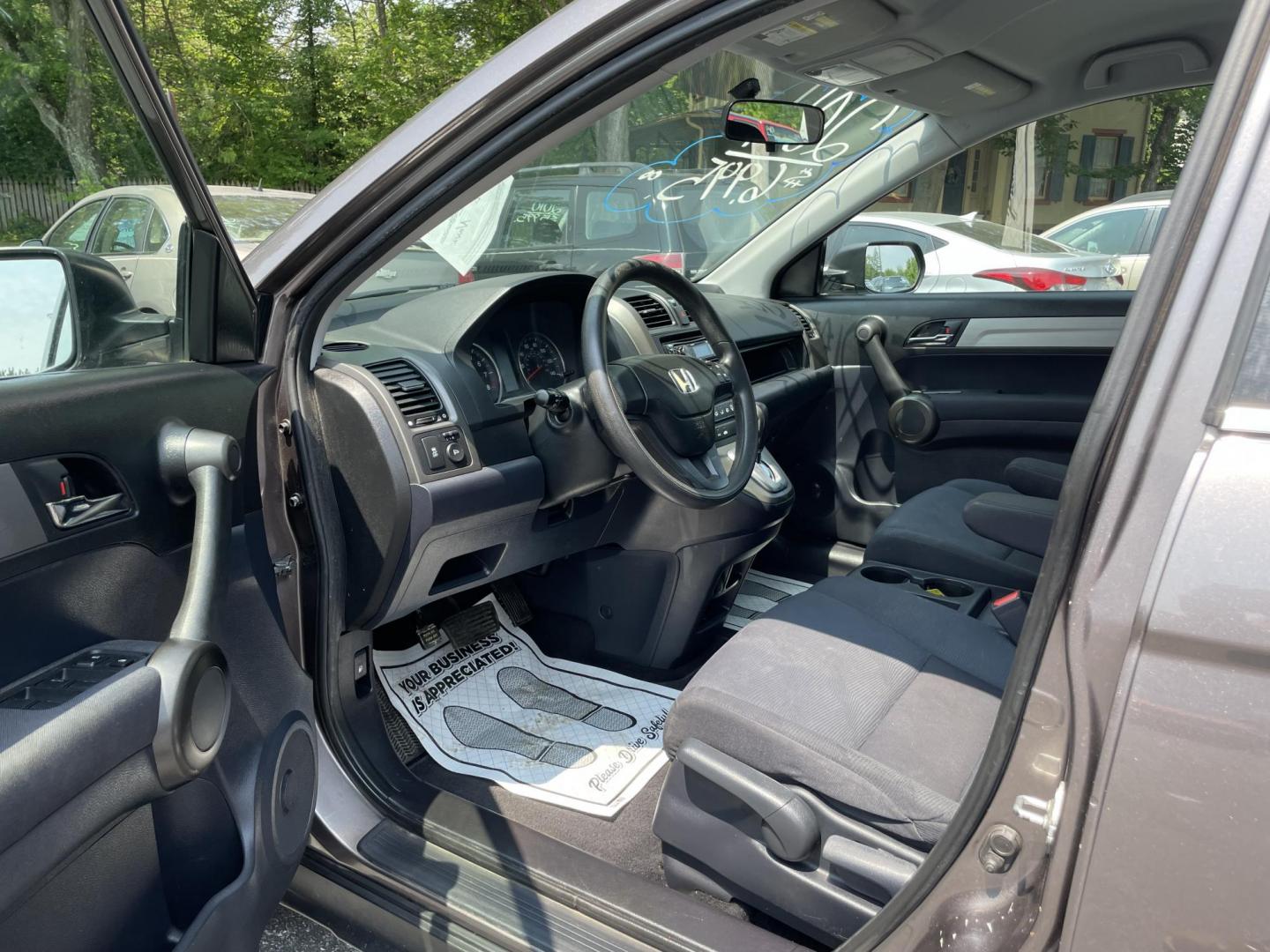 2011 Honda CR-V LX 4WD 5-Speed AT (5J6RE4H35BL) with an 2.4L L4 DOHC 16V engine, 5-Speed Automatic transmission, located at 101 N. Main Street, Muncy, PA, 17756, (570) 546-5462, 41.207691, -76.785942 - Photo#4