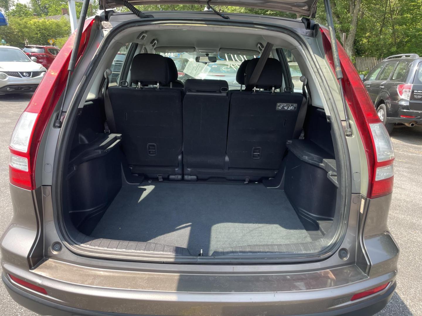 2011 Honda CR-V LX 4WD 5-Speed AT (5J6RE4H35BL) with an 2.4L L4 DOHC 16V engine, 5-Speed Automatic transmission, located at 101 N. Main Street, Muncy, PA, 17756, (570) 546-5462, 41.207691, -76.785942 - Photo#6