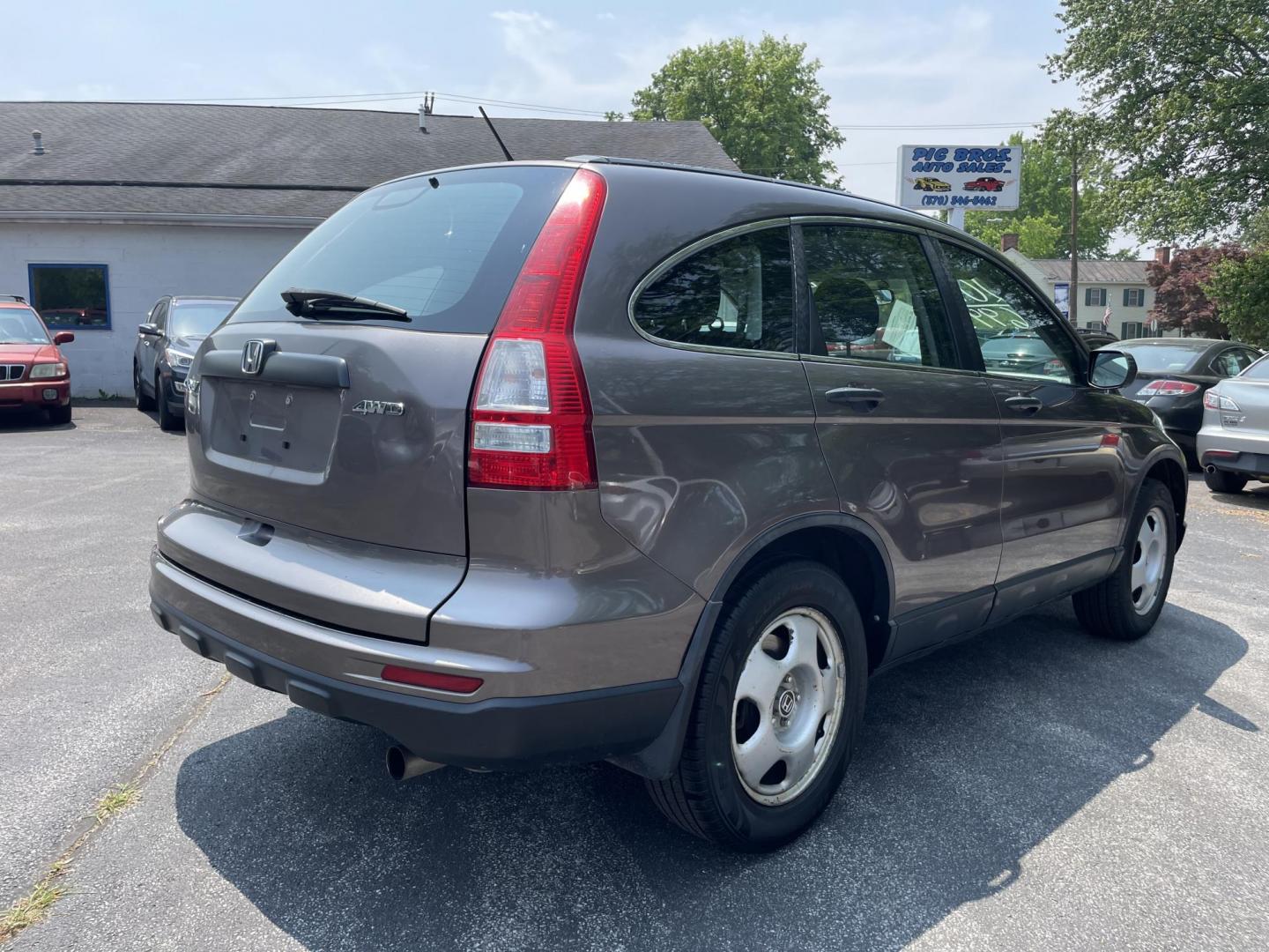 2011 Honda CR-V LX 4WD 5-Speed AT (5J6RE4H35BL) with an 2.4L L4 DOHC 16V engine, 5-Speed Automatic transmission, located at 101 N. Main Street, Muncy, PA, 17756, (570) 546-5462, 41.207691, -76.785942 - Photo#3