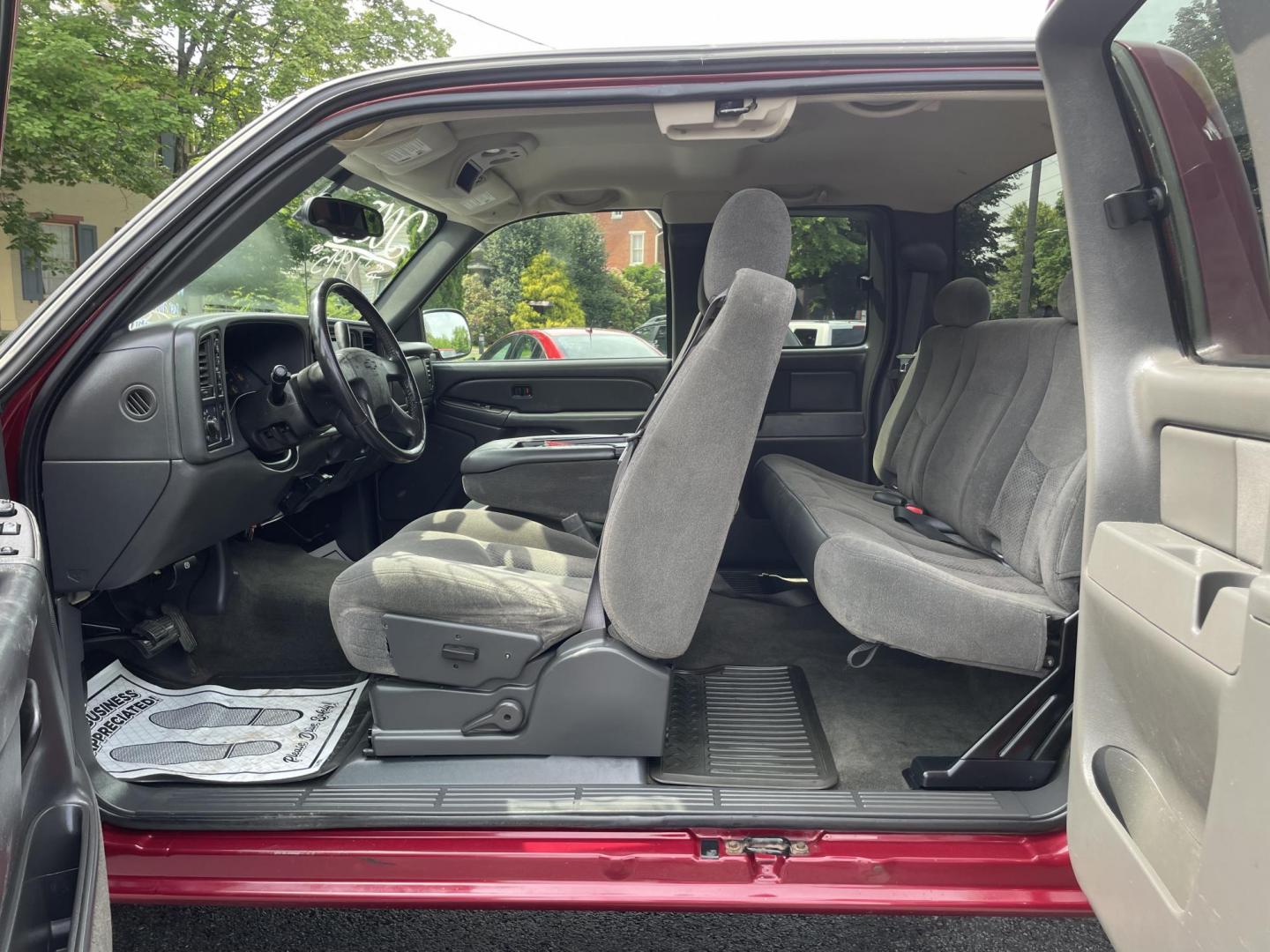 2005 burgandy Chevrolet Silverado 1500 Ext. Cab Long Bed 4WD (2GCEK19B251) with an 5.3L V8 OHV 16V engine, 4-Speed Automatic Overdrive transmission, located at 101 N. Main Street, Muncy, PA, 17756, (570) 546-5462, 41.207691, -76.785942 - Photo#7