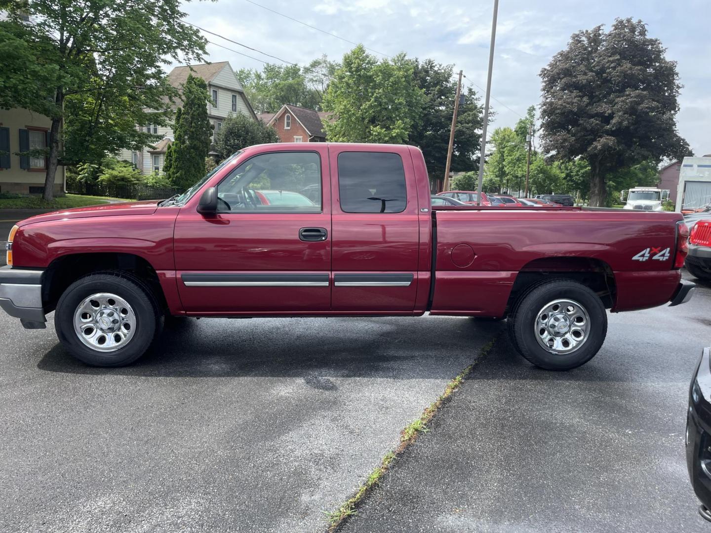 2005 burgandy Chevrolet Silverado 1500 Ext. Cab Long Bed 4WD (2GCEK19B251) with an 5.3L V8 OHV 16V engine, 4-Speed Automatic Overdrive transmission, located at 101 N. Main Street, Muncy, PA, 17756, (570) 546-5462, 41.207691, -76.785942 - Photo#5