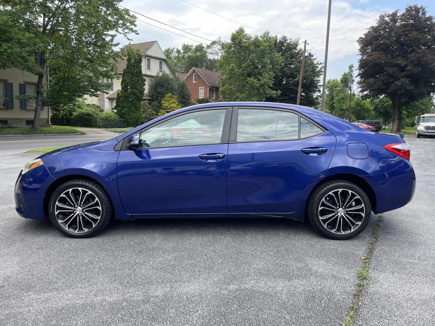 2014 blue /black Toyota Corolla L 4-Speed AT (2T1BURHE7EC) with an 1.8L L4 DOHC 16V engine, 4-Speed Automatic transmission, located at 101 N. Main Street, Muncy, PA, 17756, (570) 546-5462, 41.207691, -76.785942 - Photo#3