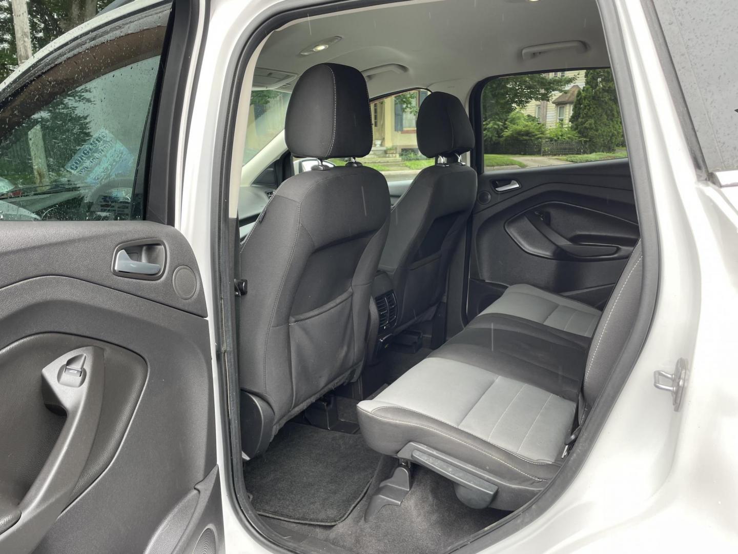 2014 White Ford Escape SE 4WD (1FMCU9GX6EU) with an 1.6L L4 DOHC 16V engine, 6-Speed Automatic transmission, located at 101 N. Main Street, Muncy, PA, 17756, (570) 546-5462, 41.207691, -76.785942 - Photo#7