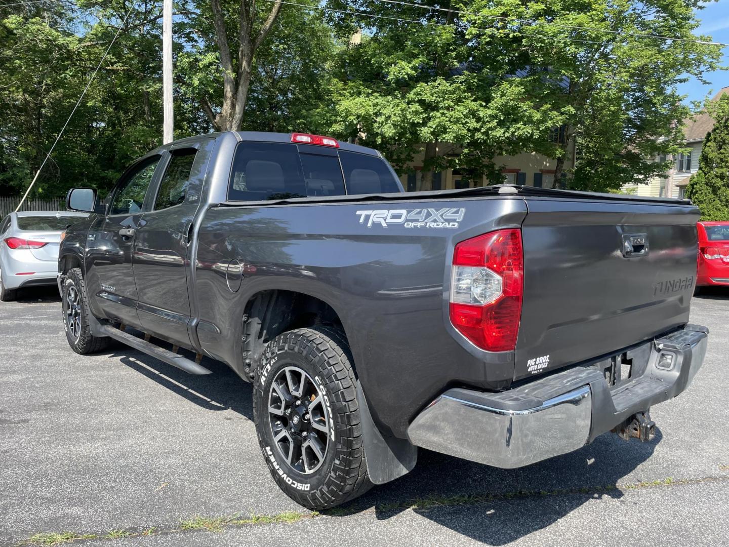 2014 Toyota Tundra SR5 5.7L V8 Double Cab 4WD (5TFUY5F15EX) with an 5.7L V8 DOHC 32V engine, 6-Speed Automatic transmission, located at 101 N. Main Street, Muncy, PA, 17756, (570) 546-5462, 41.207691, -76.785942 - Photo#2