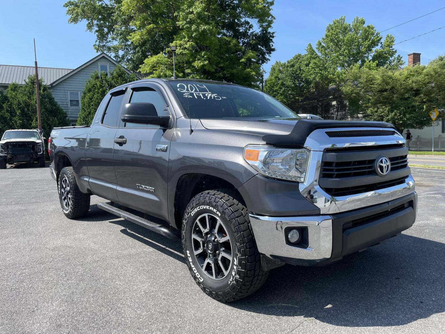 2014 Toyota Tundra SR5 5.7L V8 Double Cab 4WD (5TFUY5F15EX) with an 5.7L V8 DOHC 32V engine, 6-Speed Automatic transmission, located at 101 N. Main Street, Muncy, PA, 17756, (570) 546-5462, 41.207691, -76.785942 - Photo#1