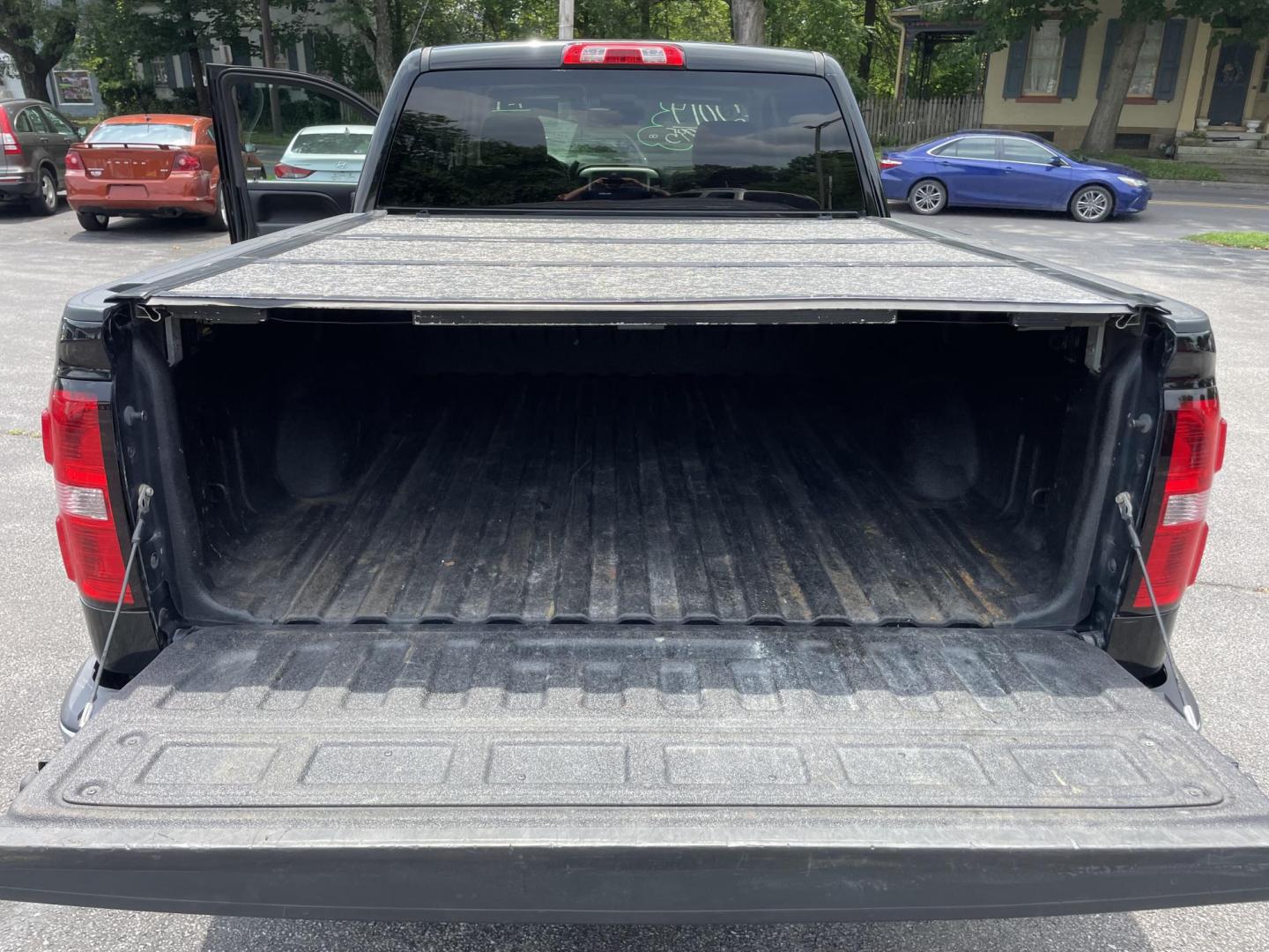 2014 black /black GMC Sierra 1500 SLT Crew Cab 4WD (3GTU2VEC5EG) with an 5.3L V8 OHV 16V engine, 6-Speed Automatic transmission, located at 101 N. Main Street, Muncy, PA, 17756, (570) 546-5462, 41.207691, -76.785942 - Photo#9
